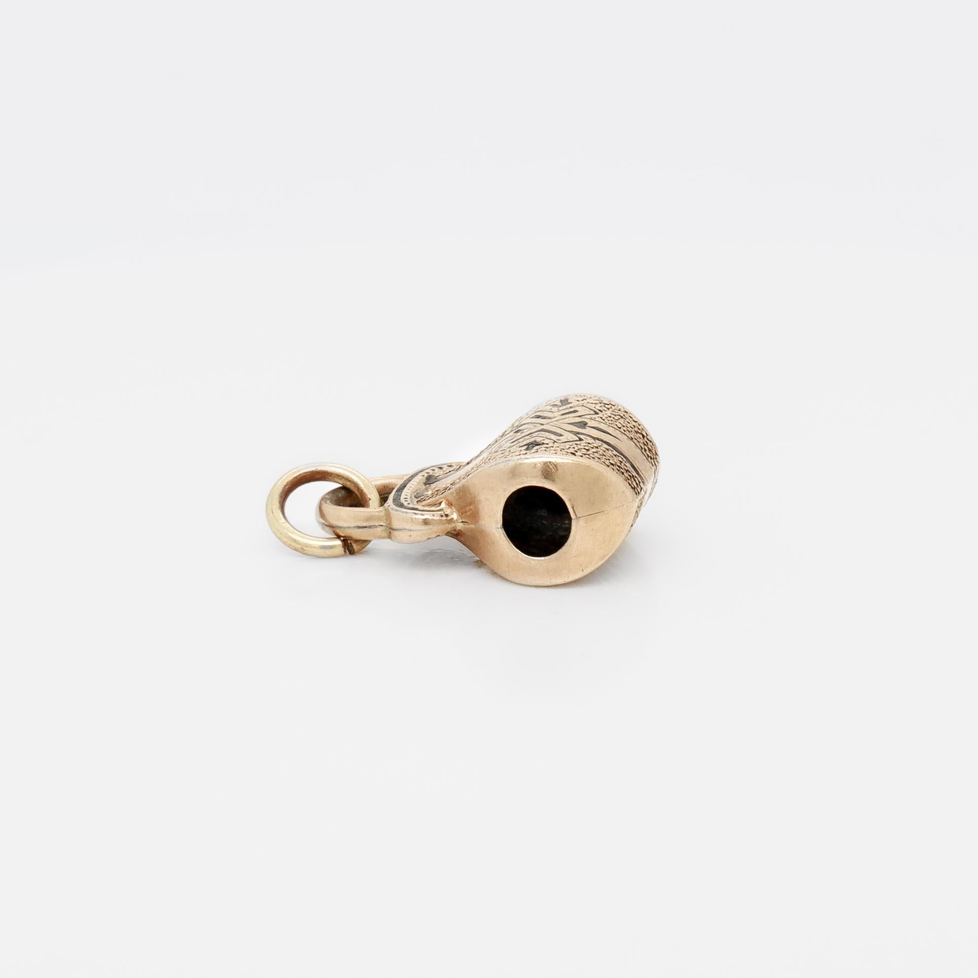 Charme antico a forma di borsetta in oro 14k e smalto nero per un bracciale in vendita 5
