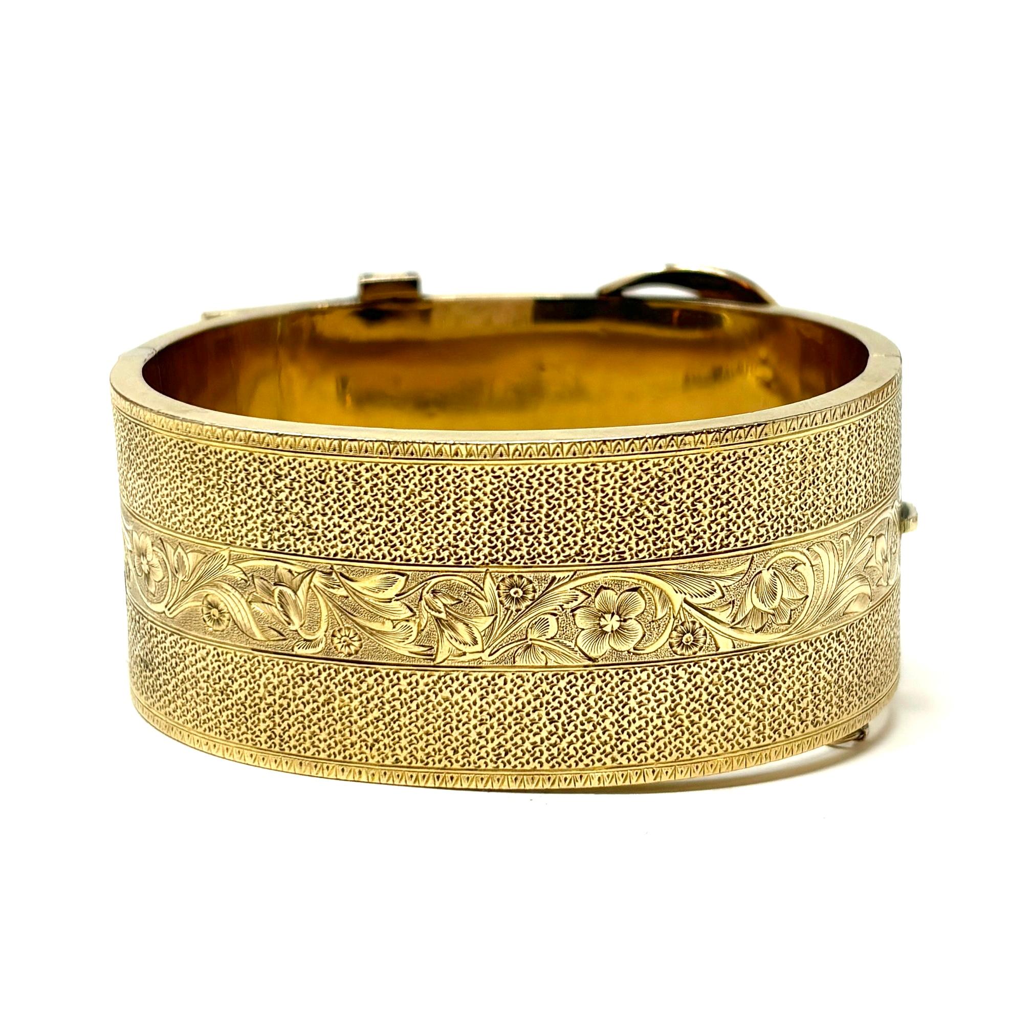 Bracelet ancien en or 14K et émail, Circa 1860-1880 Unisexe en vente
