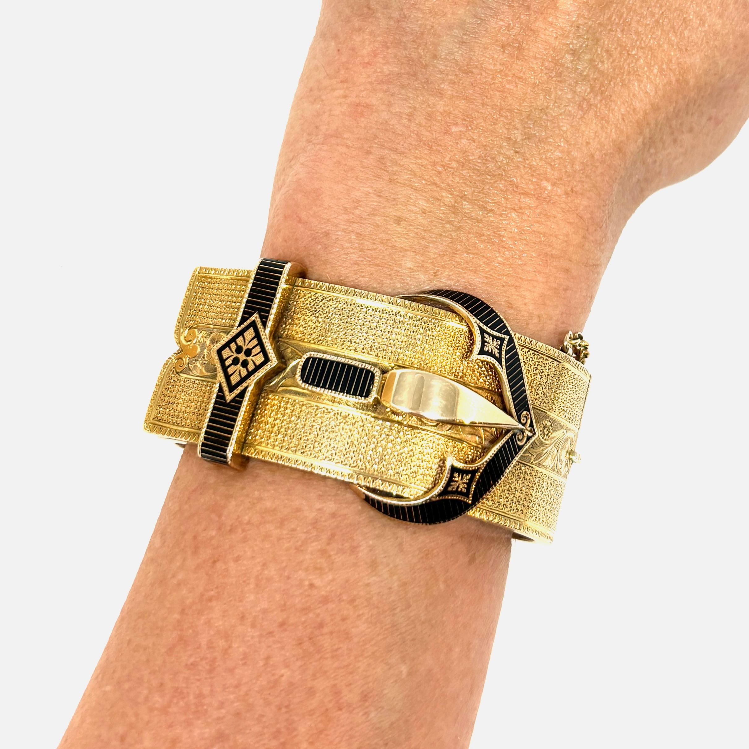 Bracelet ancien en or 14K et émail, Circa 1860-1880 en vente 4
