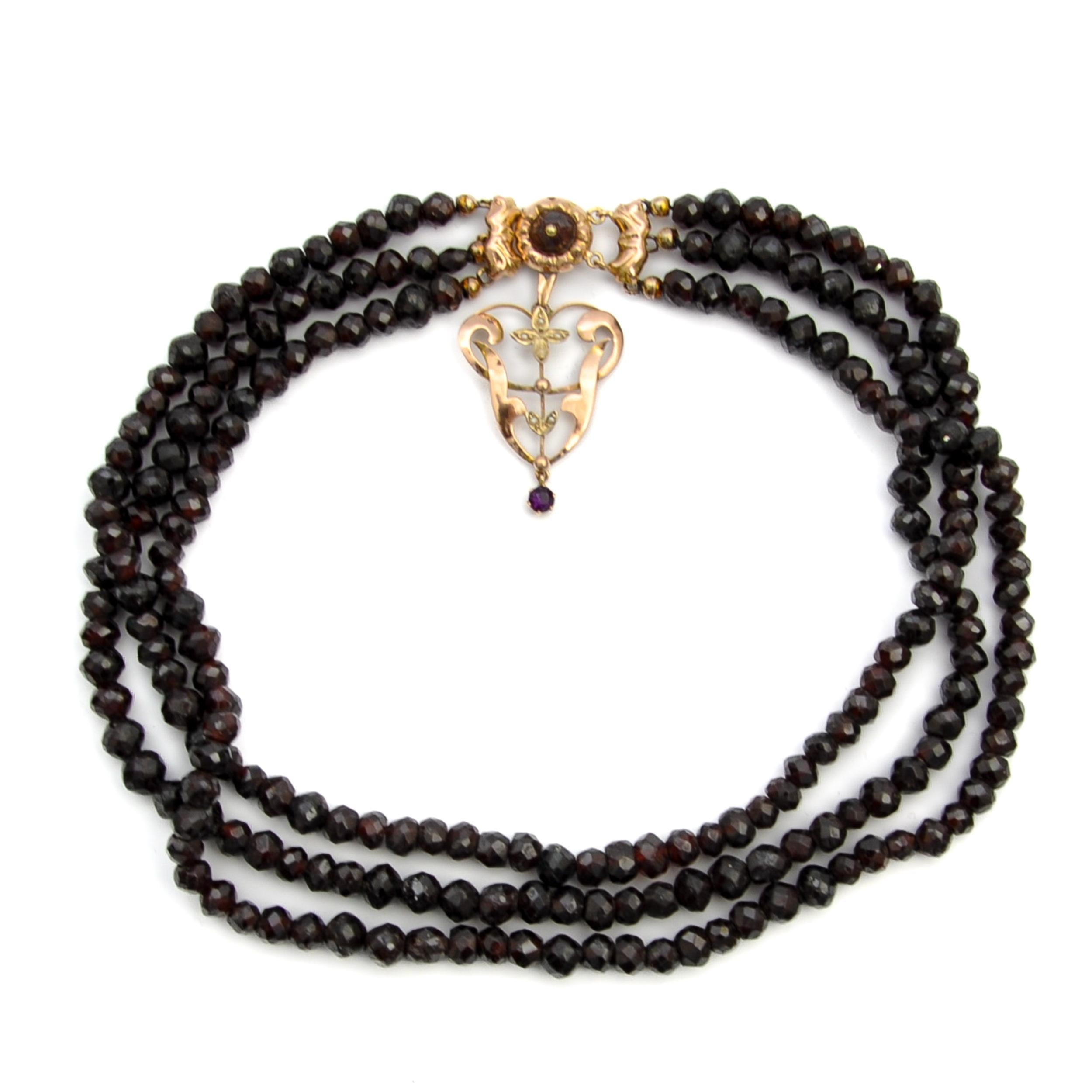Antique 14K Gold Garnet Multi-Strand Beaded Necklace In Good Condition For Sale In Rotterdam, NL