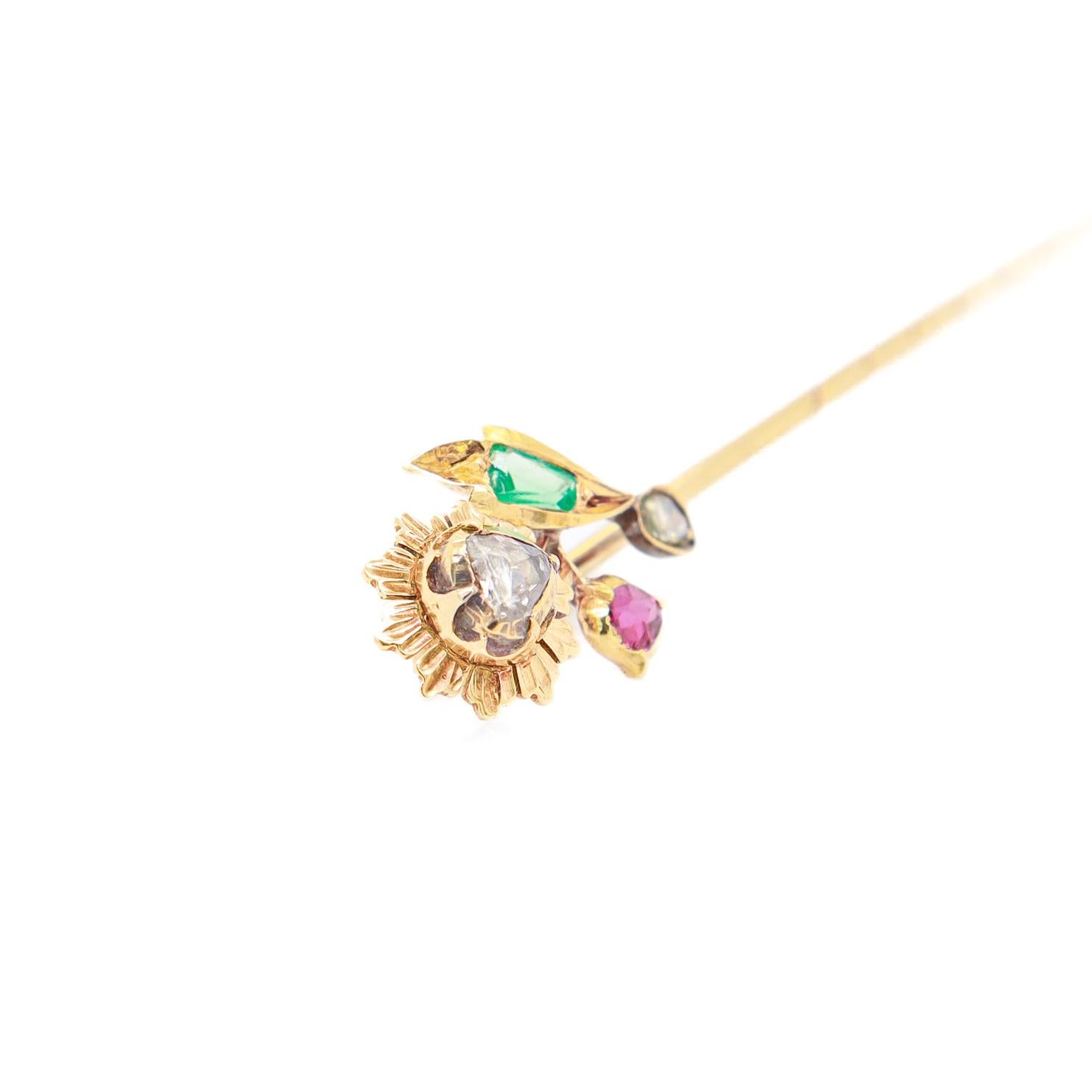 Épingle à cravate ancienne en or 14 carats et multi-pierres en vente 11