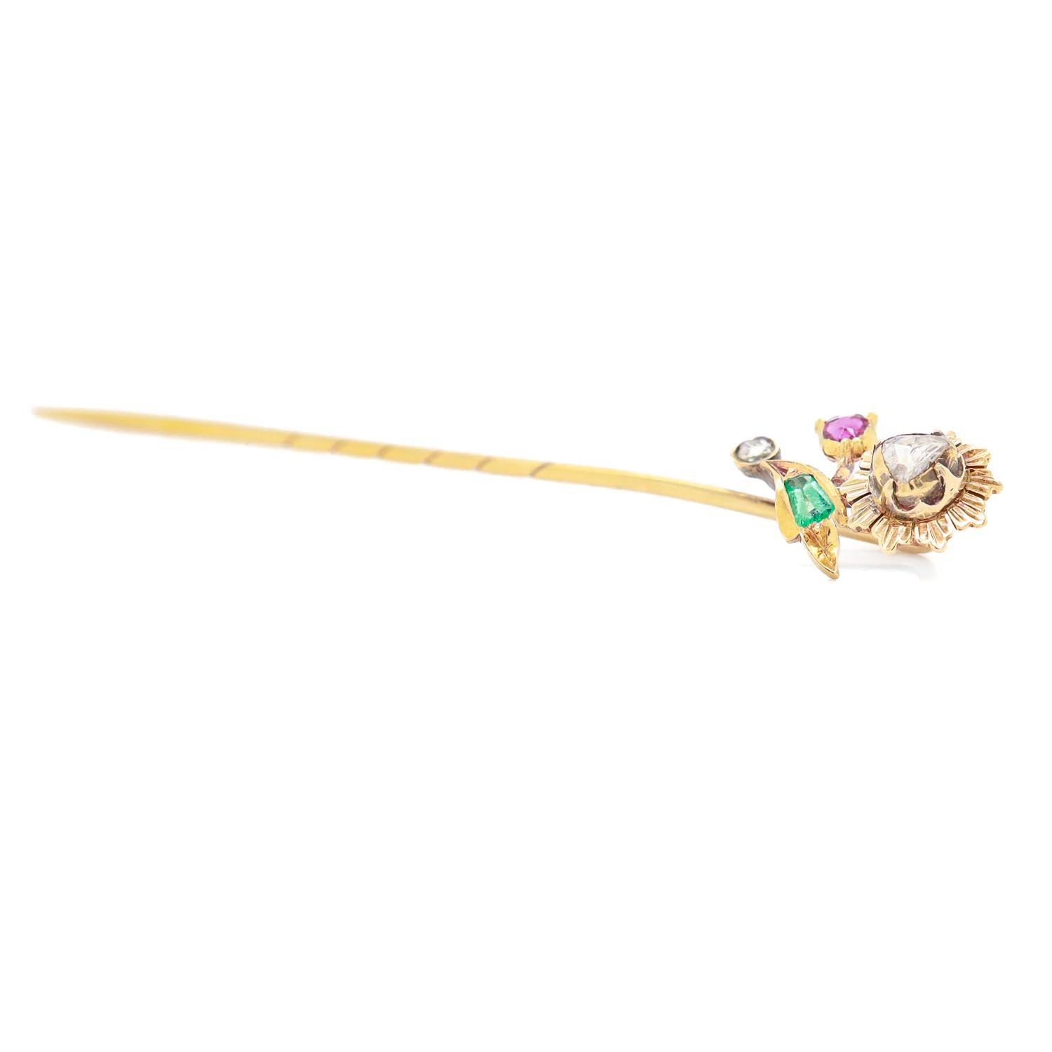 Épingle à cravate ancienne en or 14 carats et multi-pierres en vente 3