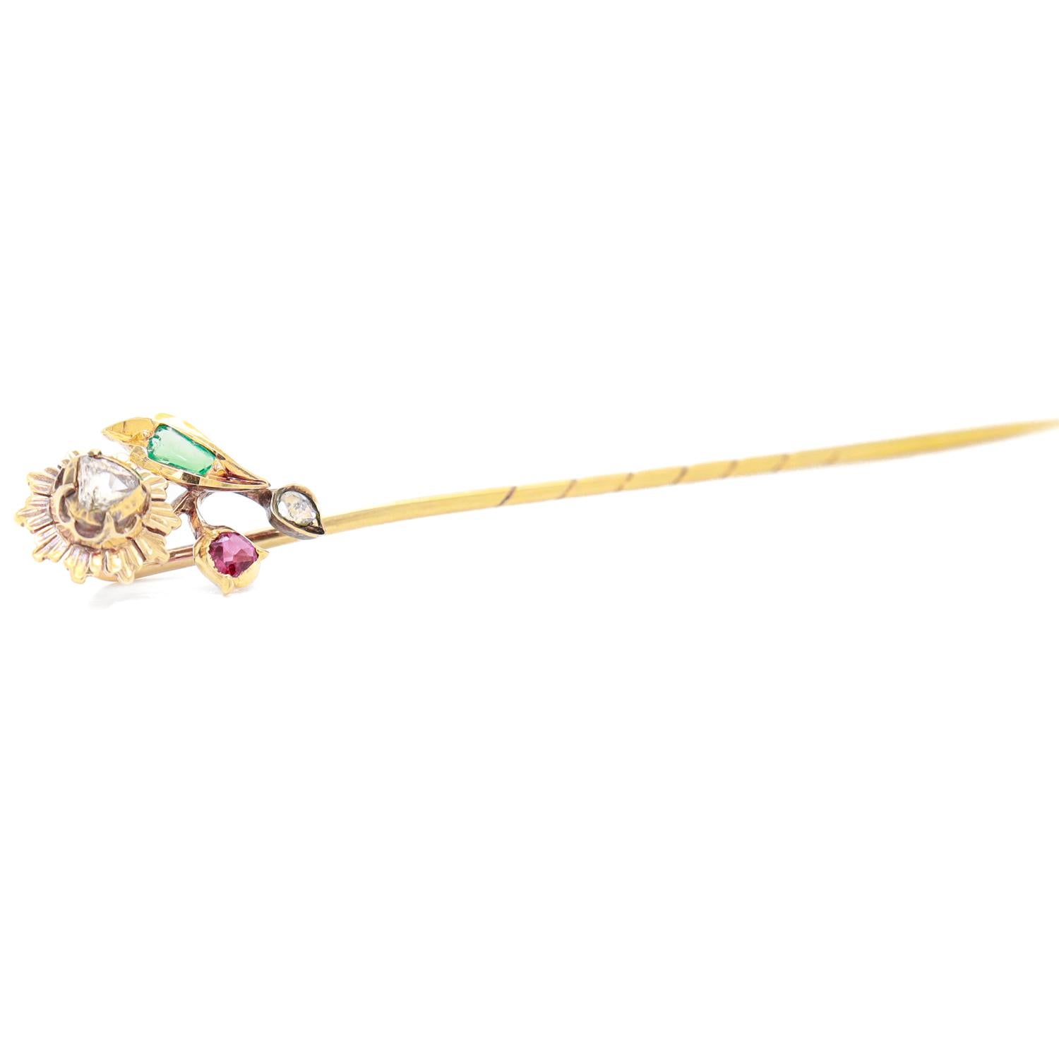 Épingle à cravate ancienne en or 14 carats et multi-pierres en vente 4