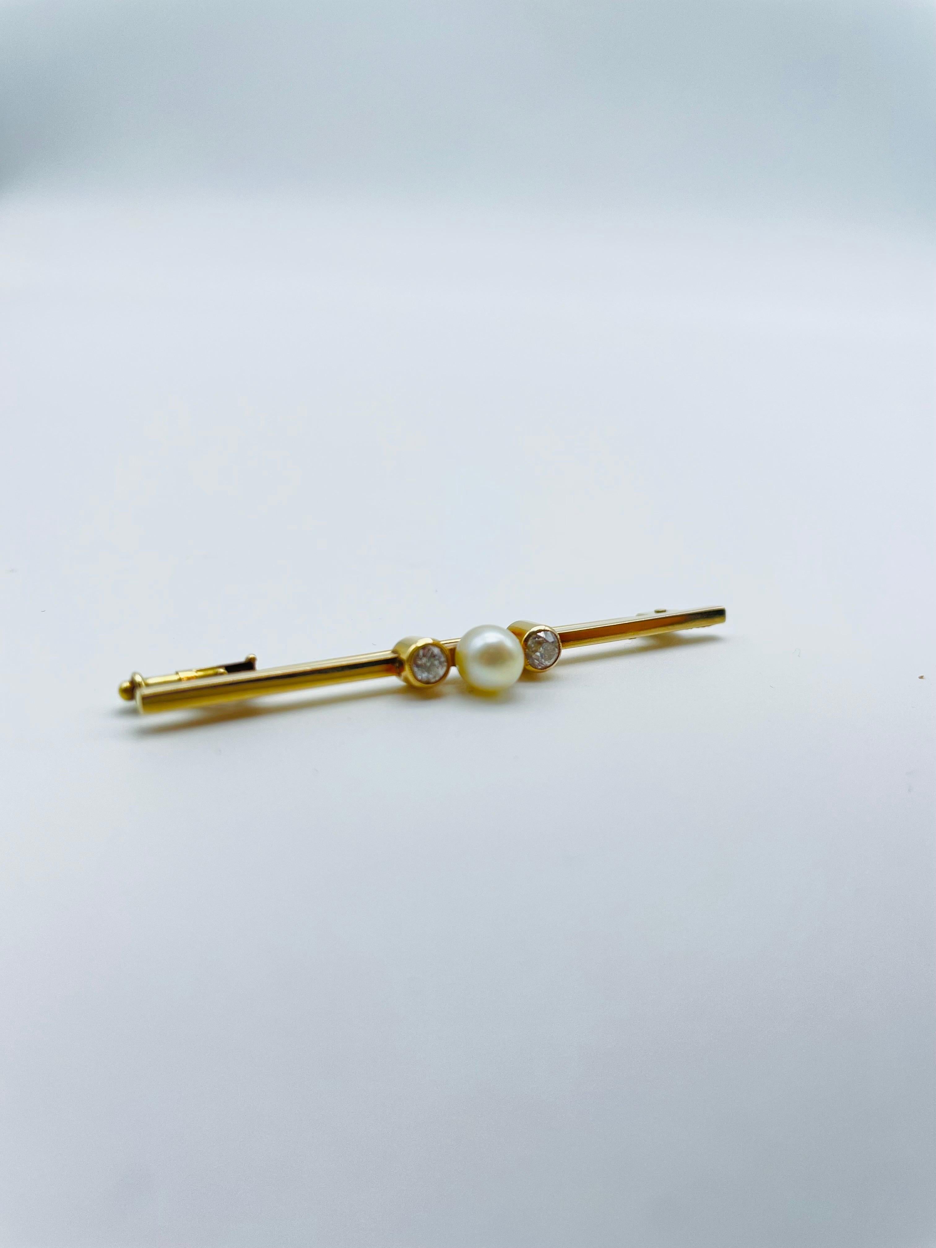 Brilliant Cut Antique 14k gold bar brooch with diamonds and pearl For Sale