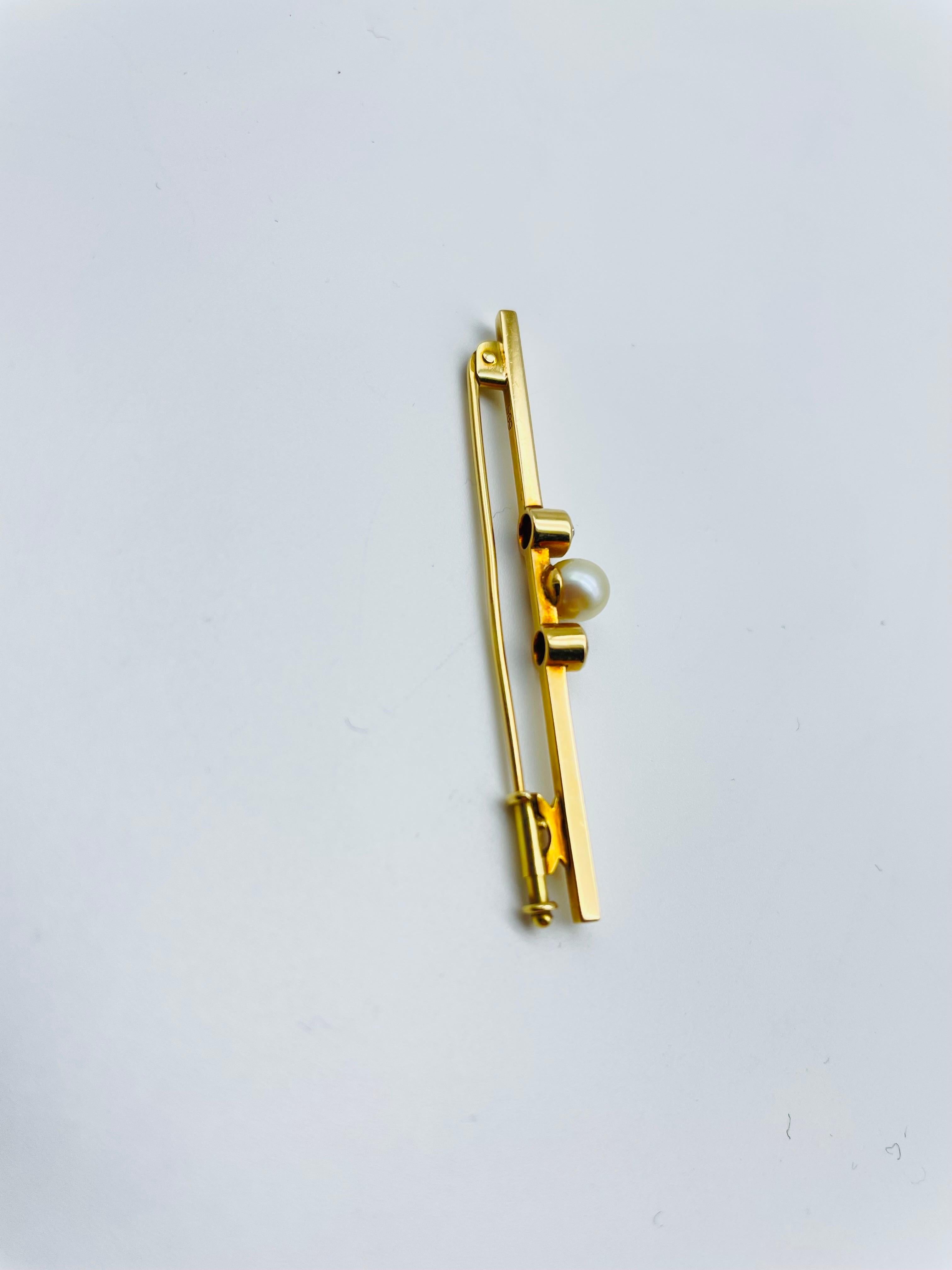 Antique 14k gold bar brooch with diamonds and pearl In Good Condition For Sale In Berlin, BE