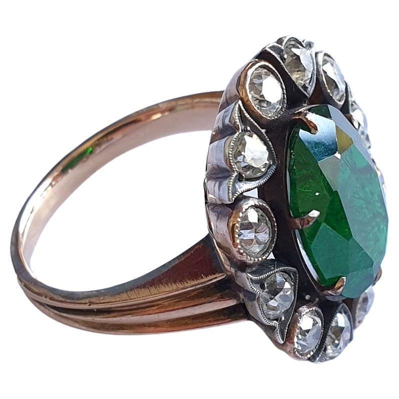 Antique Old Mine Cut Diamond and Green Chrome Diopside Gold Ring In Good Condition For Sale In Cairo, EG