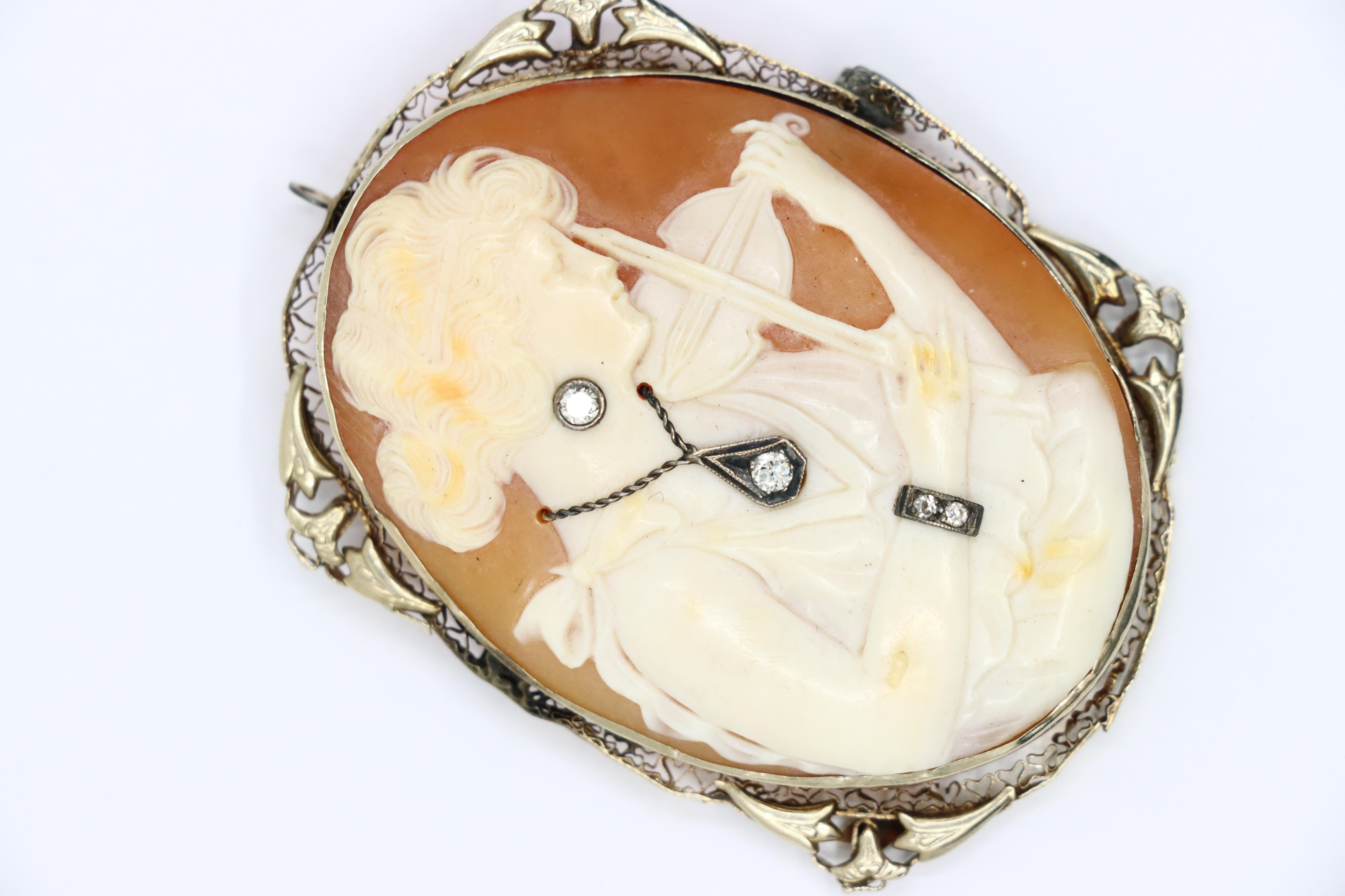 Antiguo Broche Camafeo Violinista de Oro de 14K con Diamantes en venta 8