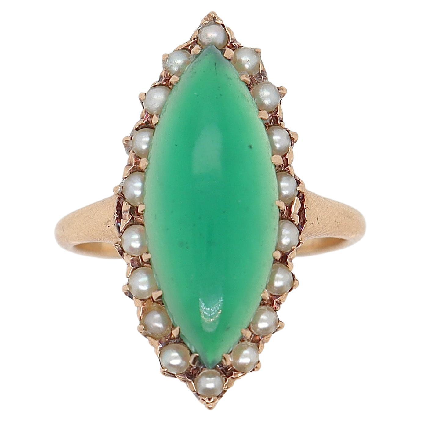 Bague ancienne en or 14 carats de style édouardien avec navette, cabochon de chrysoprase et perle de rocaille