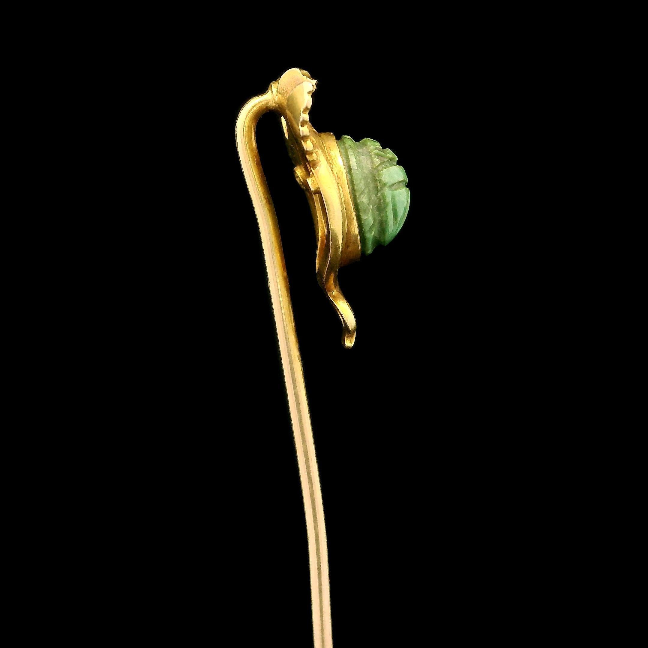Alfiler antiguo de oro de 14 quilates con emblema de serpiente escarabajo egipcio tallado en turquesa en Excelente estado para la venta en Montclair, NJ