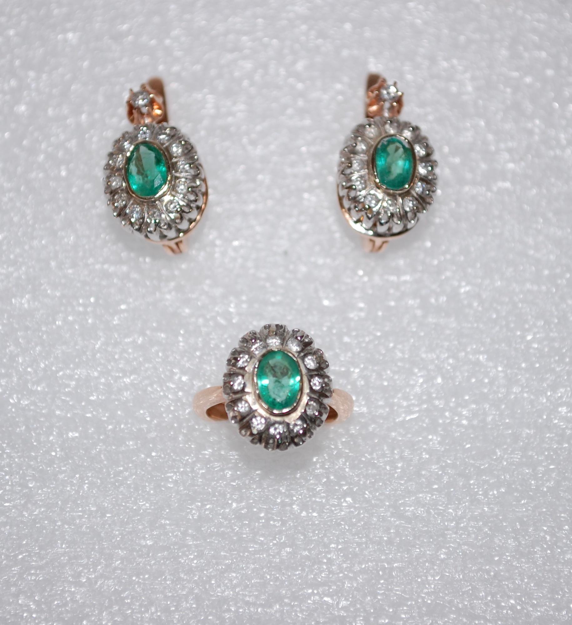 Antique 14K Gold Emerald and Diamond Earrings Ring Set For Sale 5