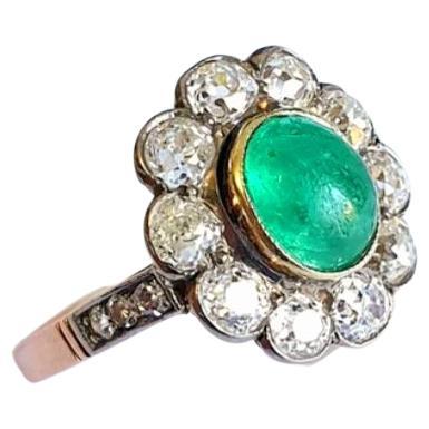 Women's Antique Emerald And Old Mine Cut Diamond Gold Ring For Sale