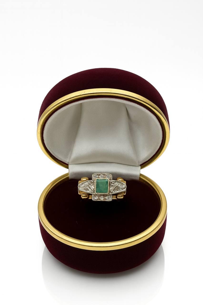 Antiker 14k Gold Smaragd Ring (Emerald Cut) im Angebot
