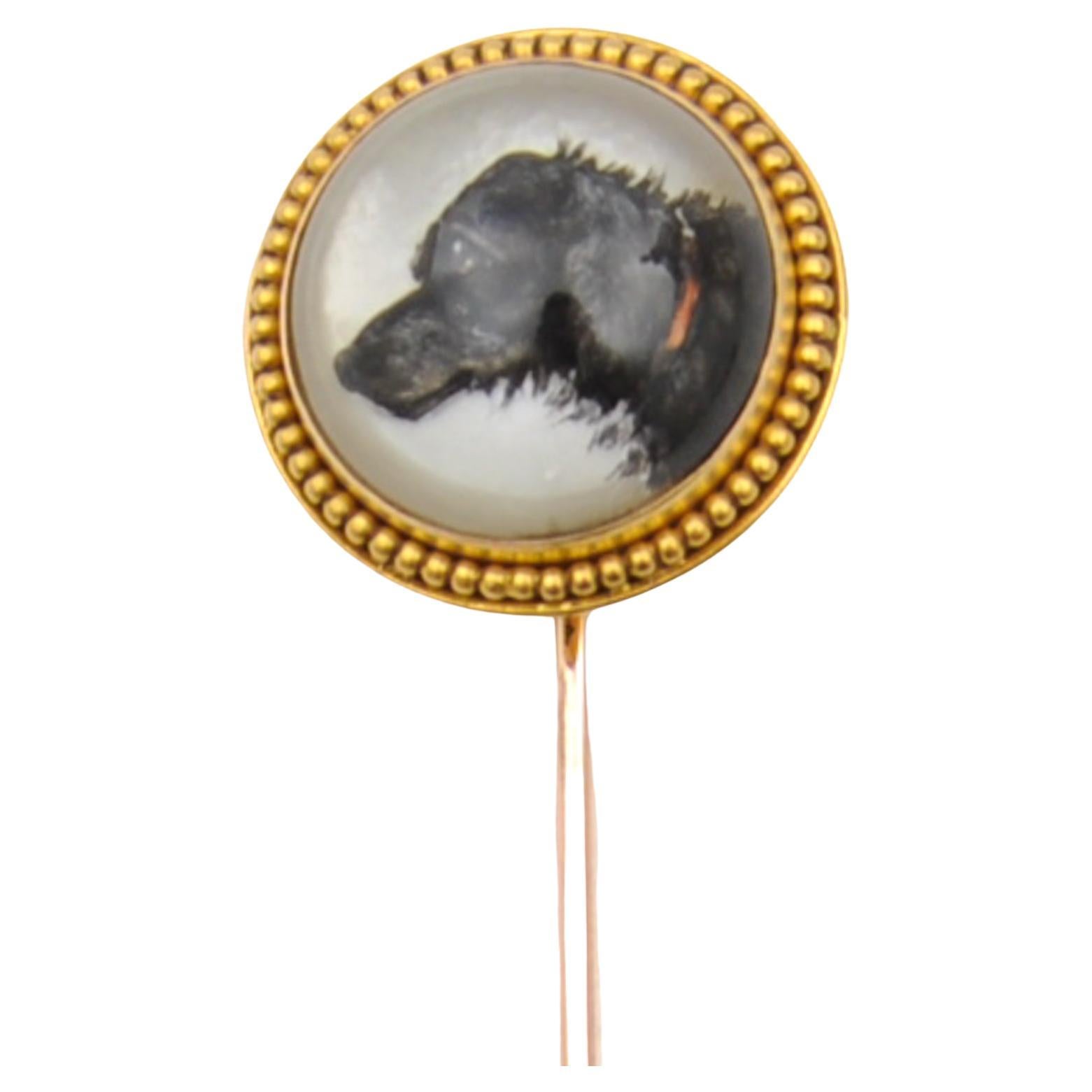 Antique épingle de revers victorienne Essex en or 14 carats avec chien de chasse en cristal en vente