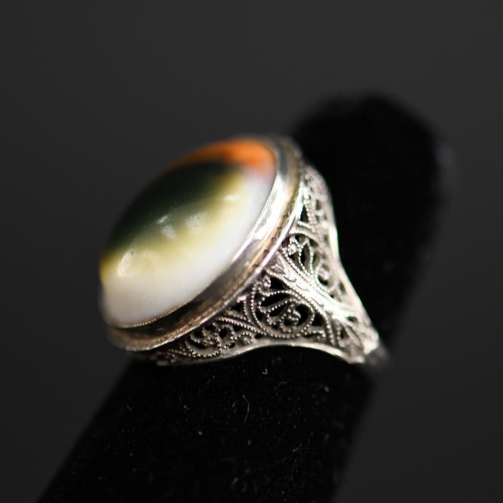 Edwardian Antique 14-Karat Gold Filigree Eye of Shiva Shell Ring For Sale