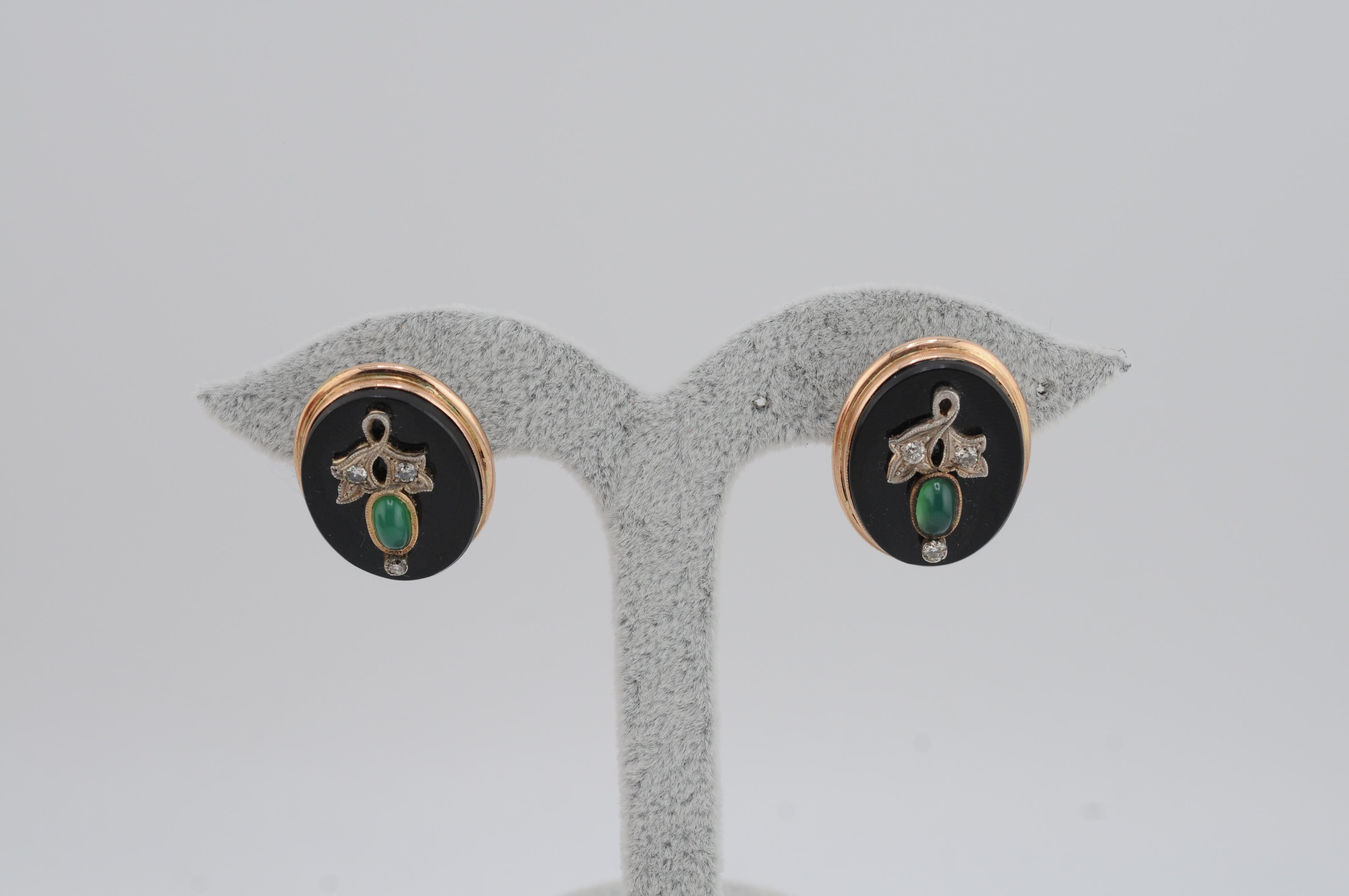 Antichi orecchini floreali in oro 14K con diamanti, onice e smeraldo cabochon In condizioni buone in vendita a Berlin, BE