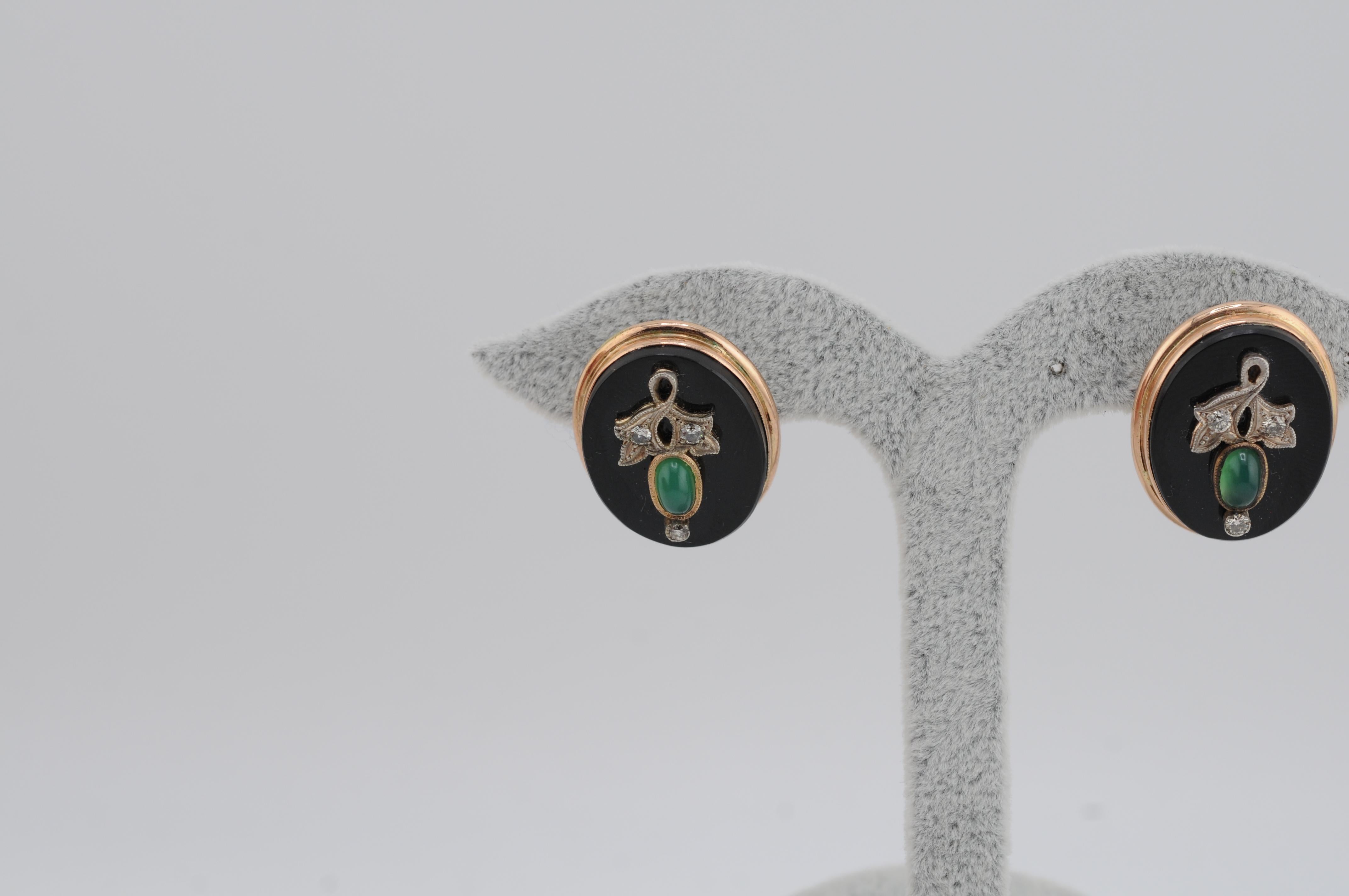 da uomo o donna Antichi orecchini floreali in oro 14K con diamanti, onice e smeraldo cabochon in vendita