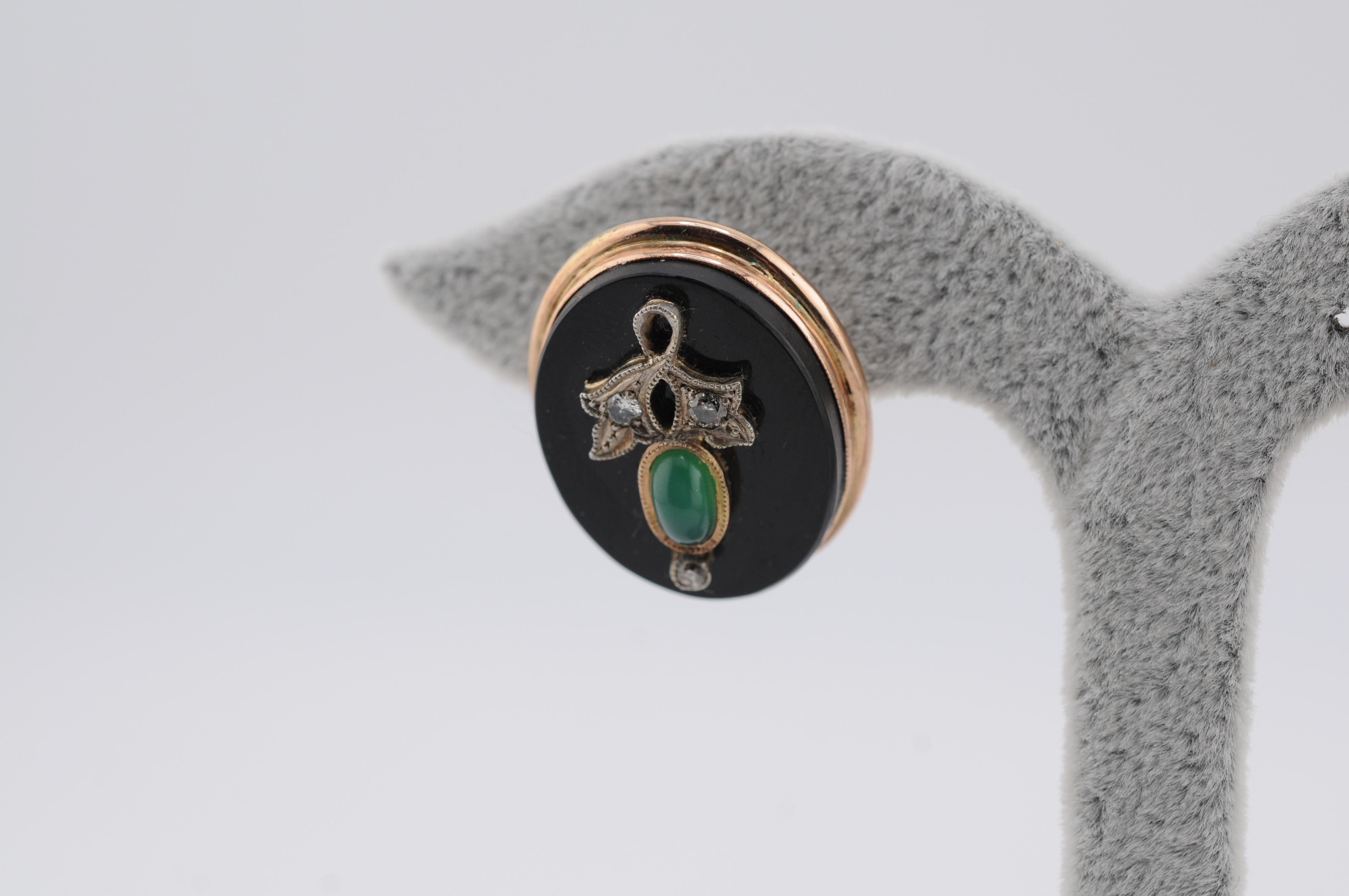 Antichi orecchini floreali in oro 14K con diamanti, onice e smeraldo cabochon in vendita 3