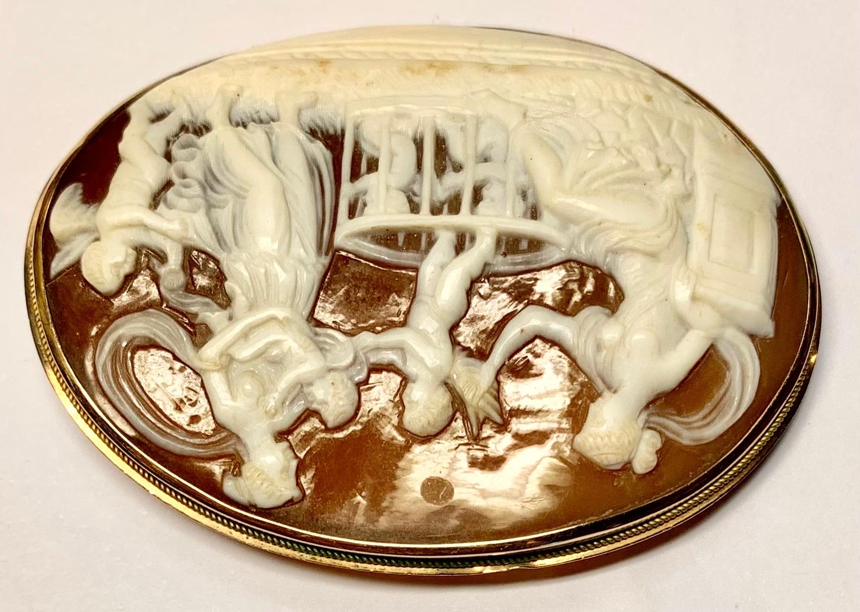 Antique 14K Gold Framed Cameo Brooch, Classical Scene of Women and Putti In Good Condition In New Orleans, LA