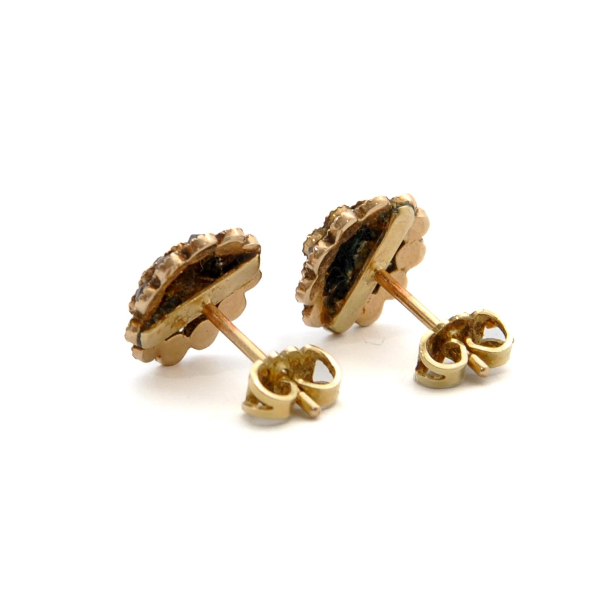 Round Cut Antique 14K Gold Garnet Cluster Stud Earrings For Sale