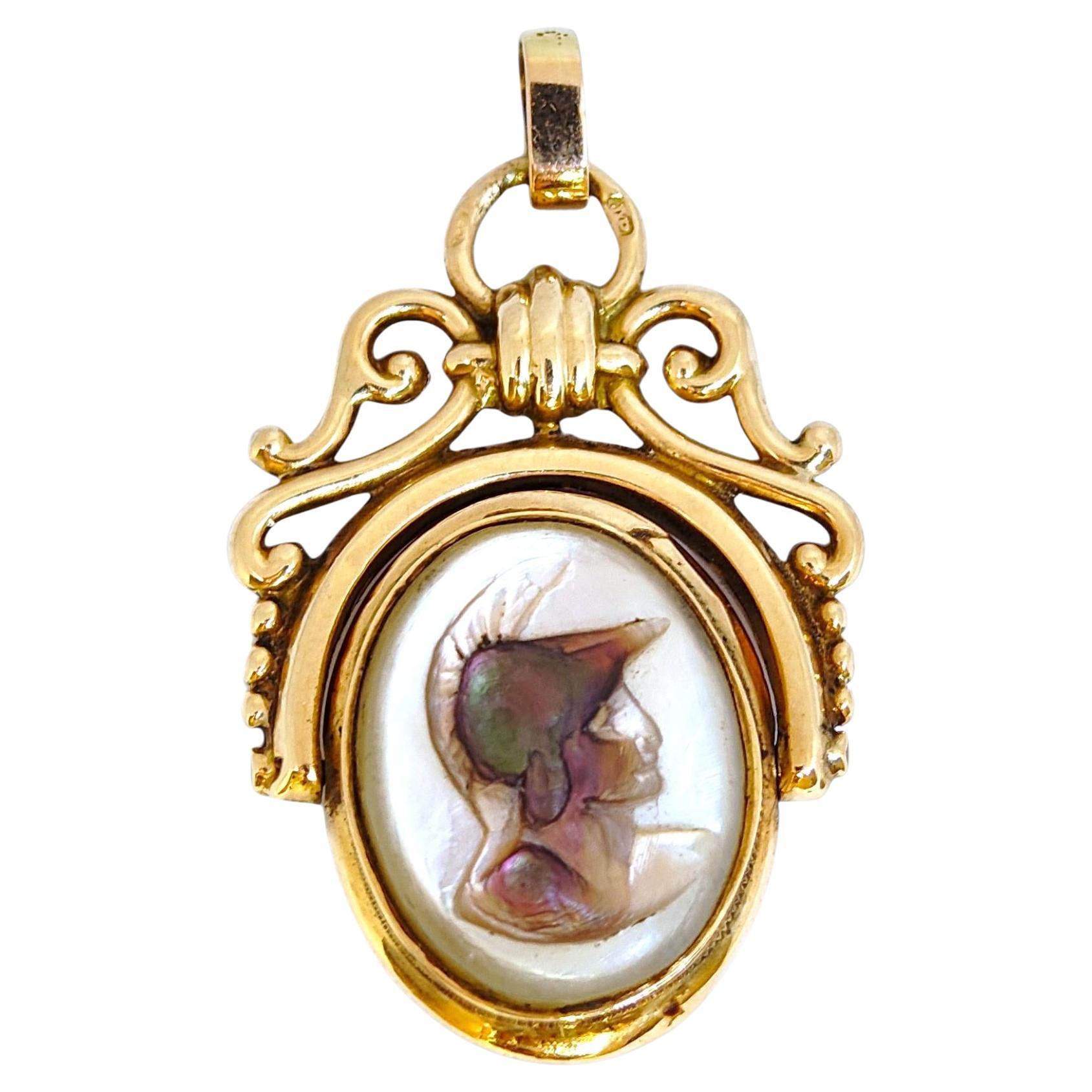 Colgante Flip Fob Antiguo de Nácar y Ónix de Oro de 14K