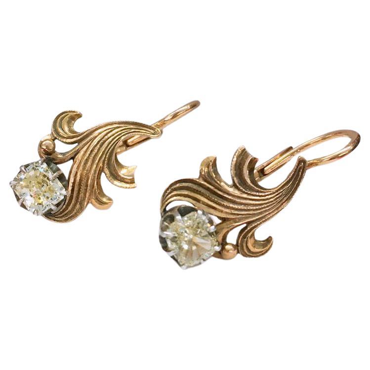 Antike Diamant-Ohrringe mit Kissenschliff aus Gold im Zustand „Gut“ im Angebot in Cairo, EG
