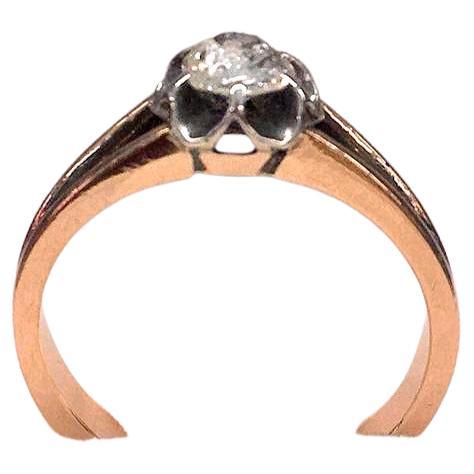Antiker Solitär-Ring aus Gold mit Diamant im alten Minenschliff im Angebot 3