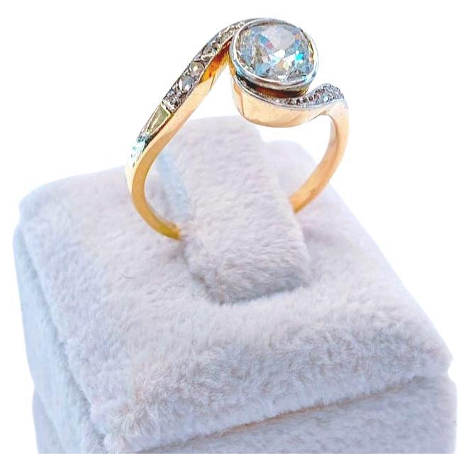 Donna Antico anello solitario in oro con diamante taglio miniera