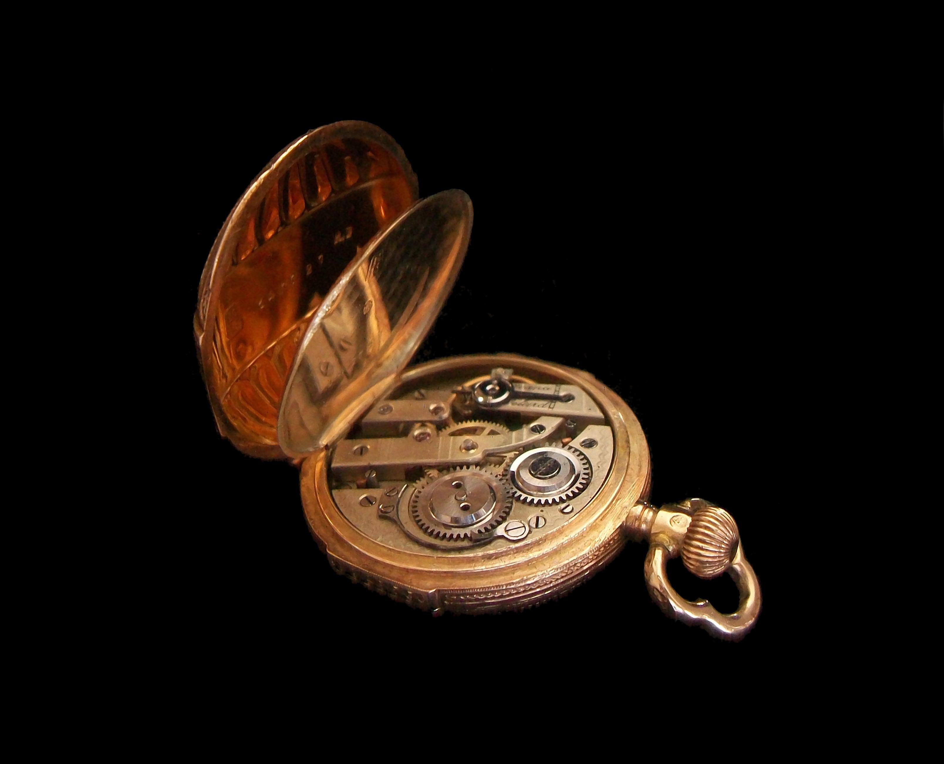 Antique 14k Gold Pendant Watch, Enamel Putti & Diamonds, Switzerland, C. 1870 For Sale 5
