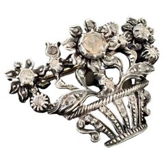 Broche panier à fleurs ancienne en or 14 carats avec diamants taillés en rose
