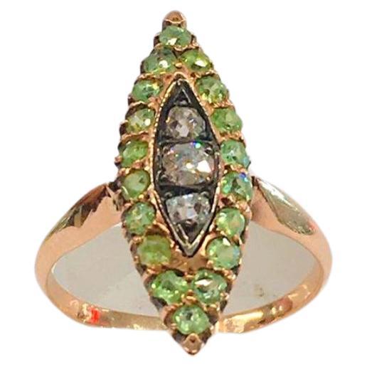 Antique Demantoid and Old Mine Cut Diamond Gold Ring In Good Condition For Sale In Cairo, EG