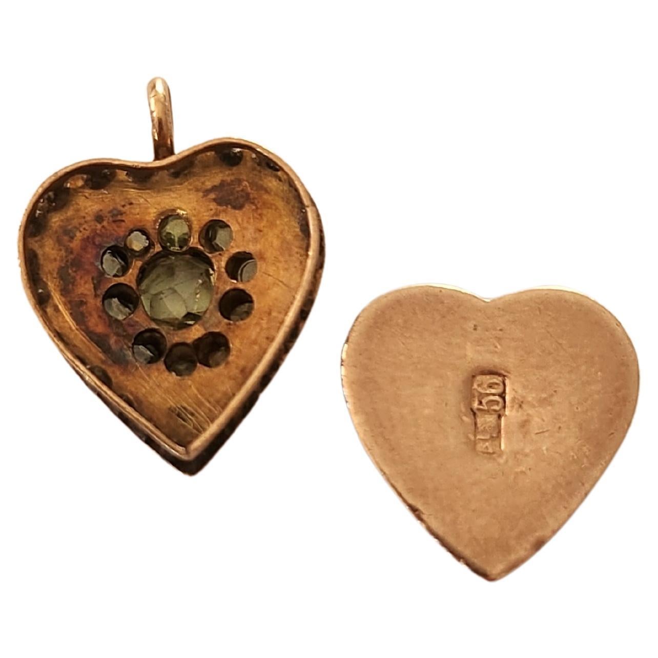 Pendentif en or russe avec cœur démantoïde ancien Bon état - En vente à Cairo, EG