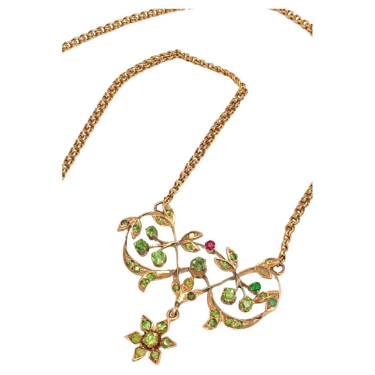 Antique Russian Demantoid Gold Necklace In Good Condition For Sale In Cairo, EG