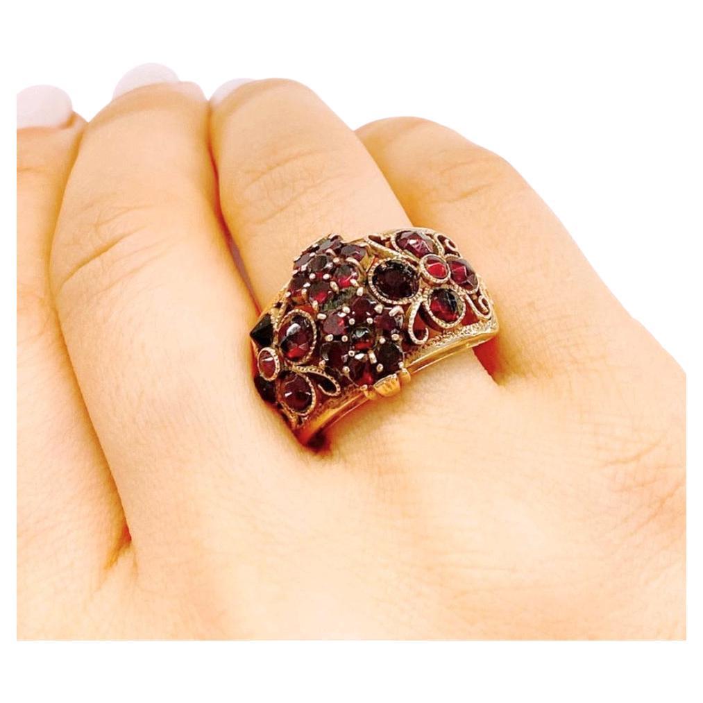 Antique 14k yellow gold russian garnet ring in ornemt desgine with bohemian cut garnet full facets ring dates back to the russian tsarist era 1907/1910.c hall marked 56 imperial russian gold standard and initial maker mark and later with soviet