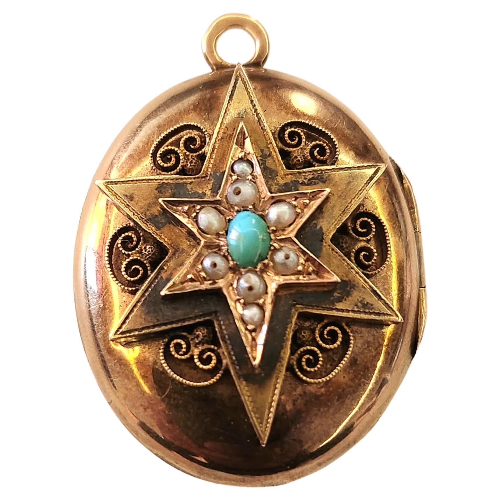 Antique 1883s Russian Gold Locket Pendant In Good Condition For Sale In Cairo, EG