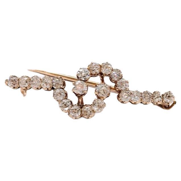 Antique Old Mine Cut Diamond Russian Gold Brooch  In Good Condition For Sale In Cairo, EG