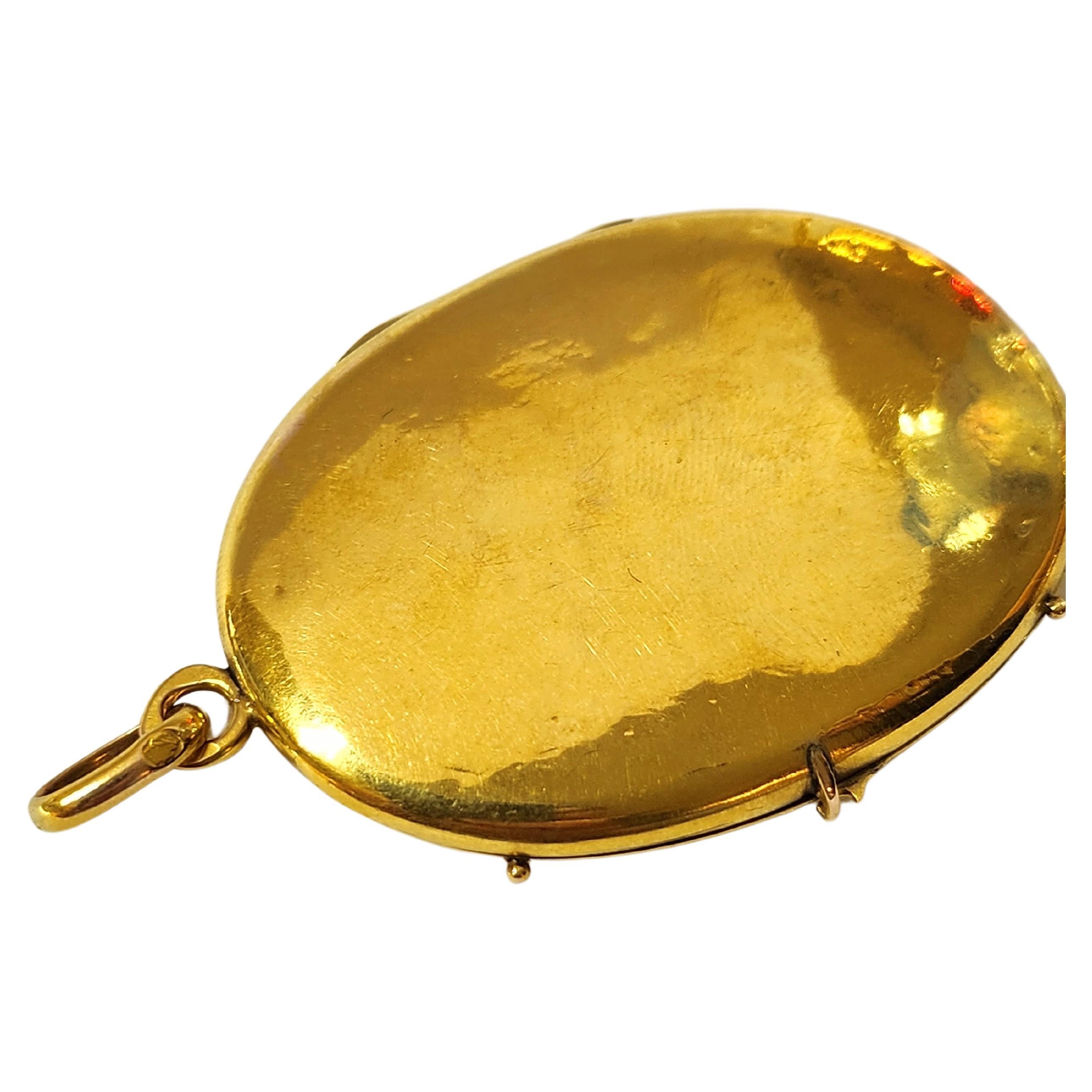 Antique Russian Gold Locket Pendant In Fair Condition For Sale In Cairo, EG