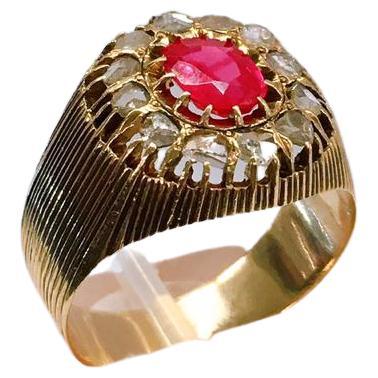 Antique Ruby And Rose Cut Diamond Russian Gold Ring In Good Condition For Sale In Cairo, EG