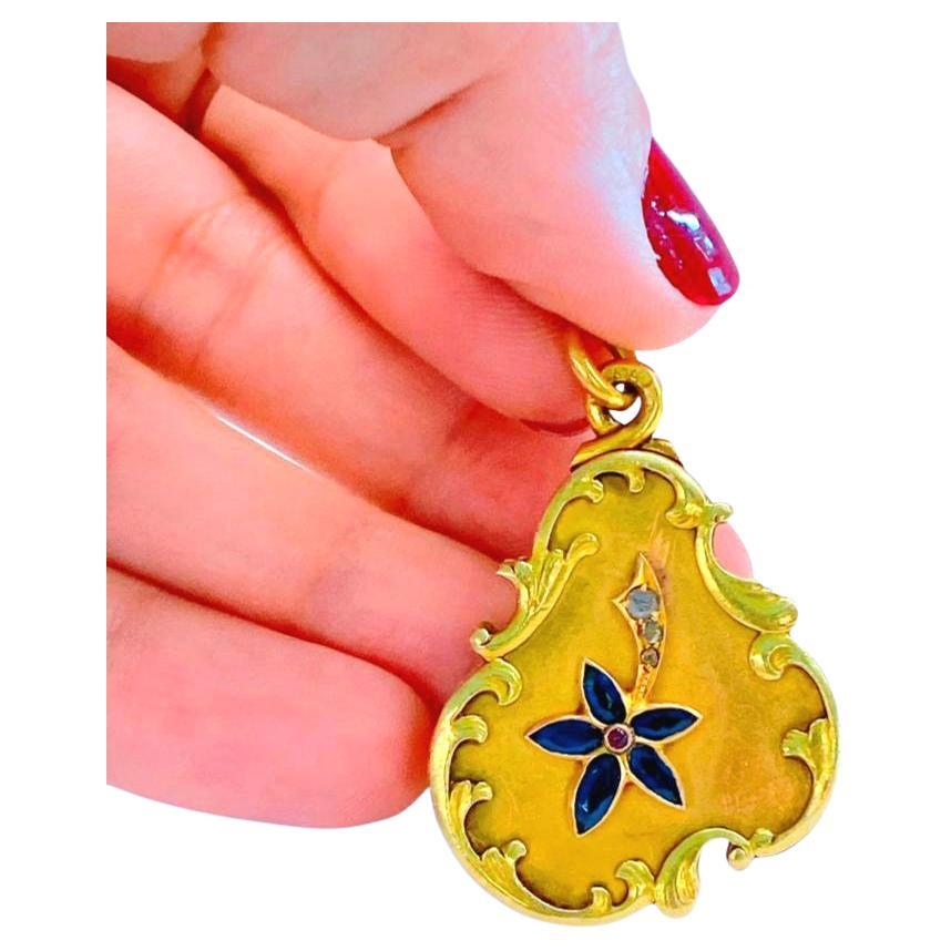 Antique Sapphier Russian Gold Locket Pendant In Good Condition For Sale In Cairo, EG