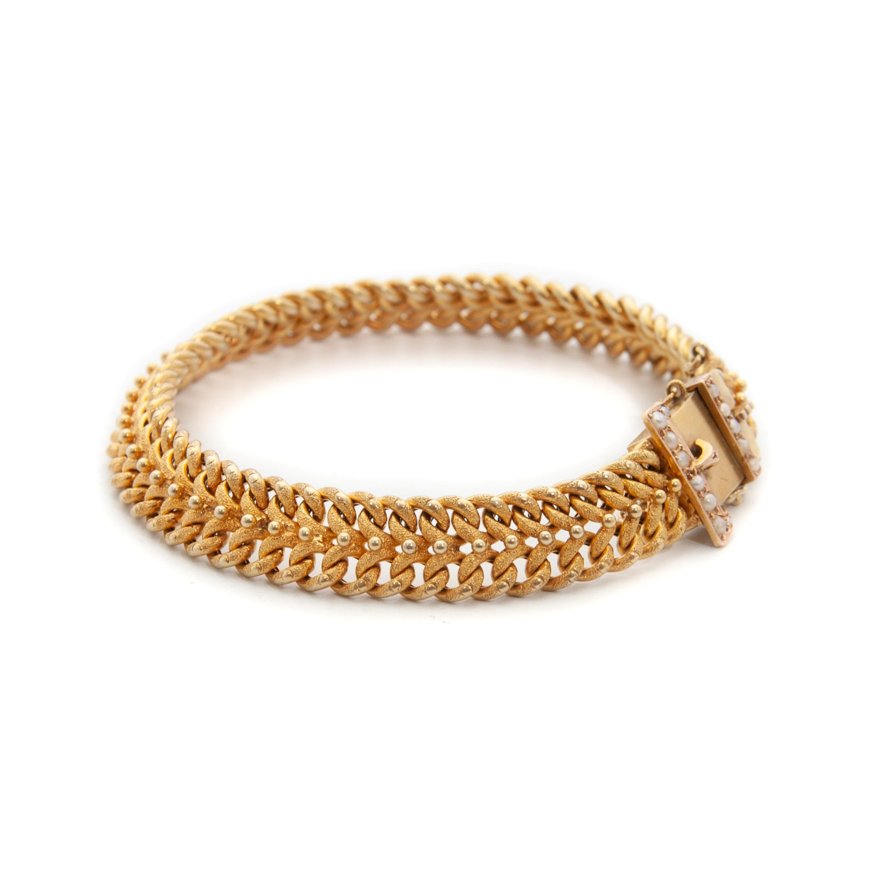 Antikes viktorianisches 14K Gold Saatperlen-Schnalle-Armband  im Angebot 4