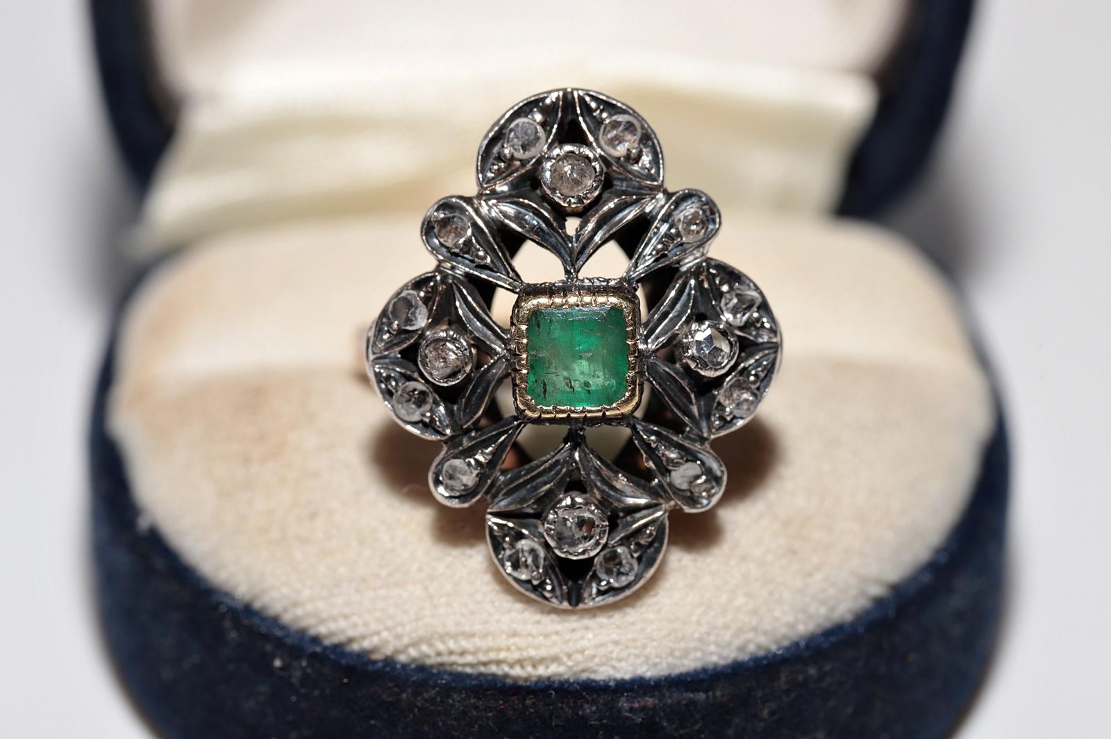 En très bon état.
Le poids total est de 5,8 grammes.
Au total, un diamant de 0,40 ct.
Totalement en émeraude 0,60 ct.
La taille de la bague est de 8,5 
Nous pouvons fabriquer n'importe quelle taille.
N'hésitez pas à nous contacter pour toute