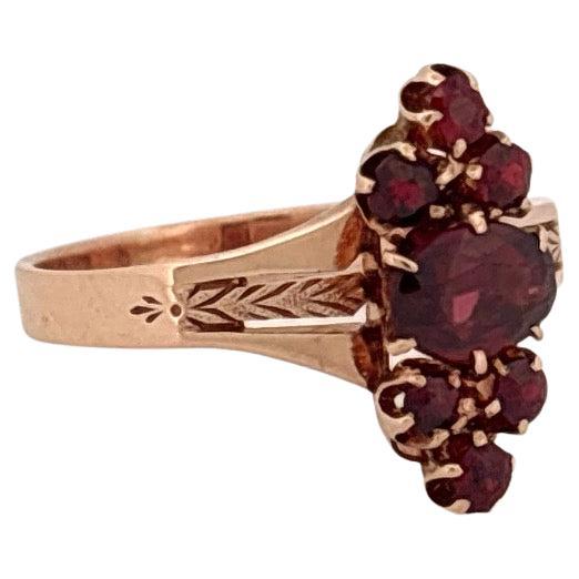 Anello antico in oro rosa 14 carati da 1,13 carati con pietra di granato rosso taglio tondo e ovale In condizioni buone in vendita a Sewickley, PA