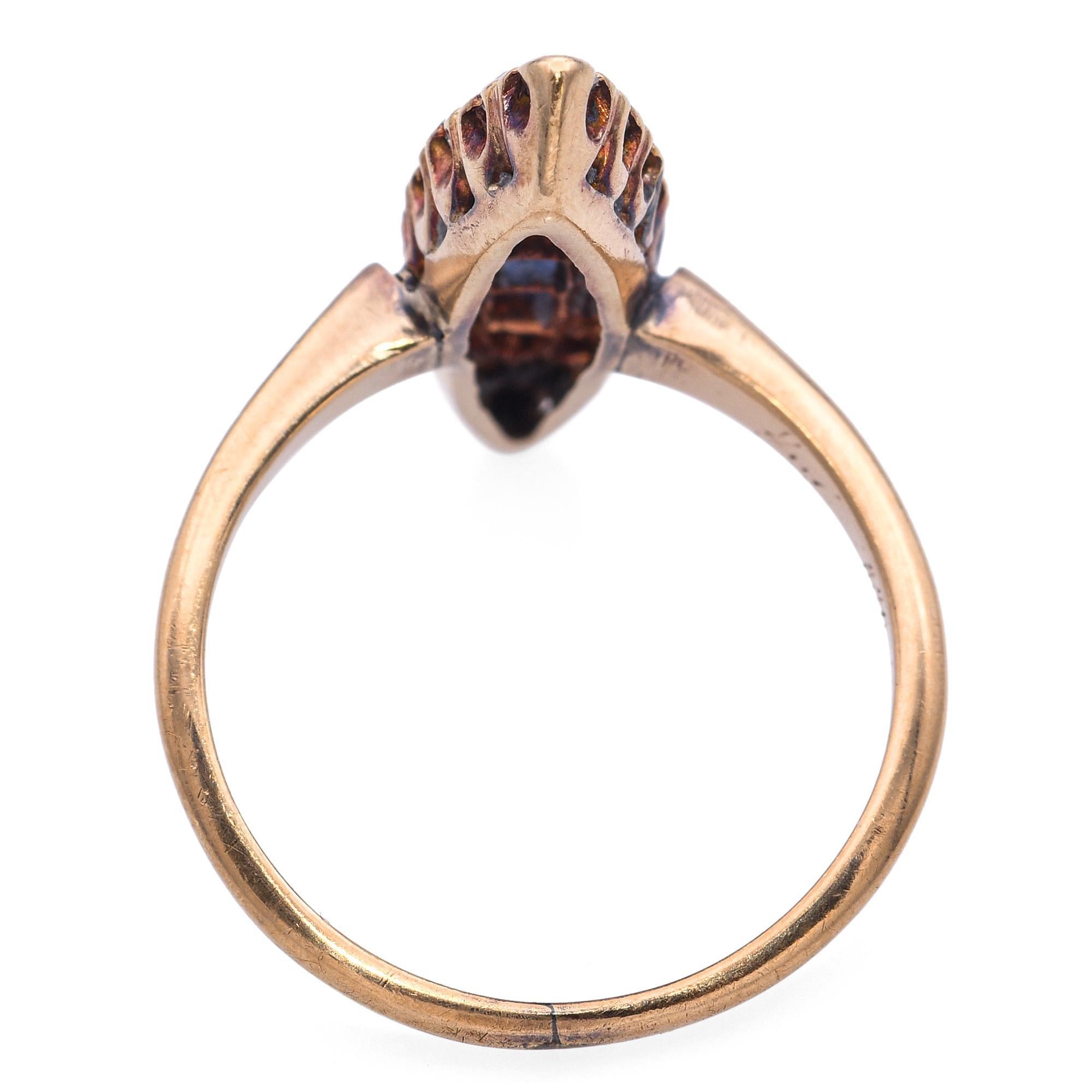 Bague ancienne en or rose 14k, diamant et saphir Navette Bon état - En vente à New York, NY