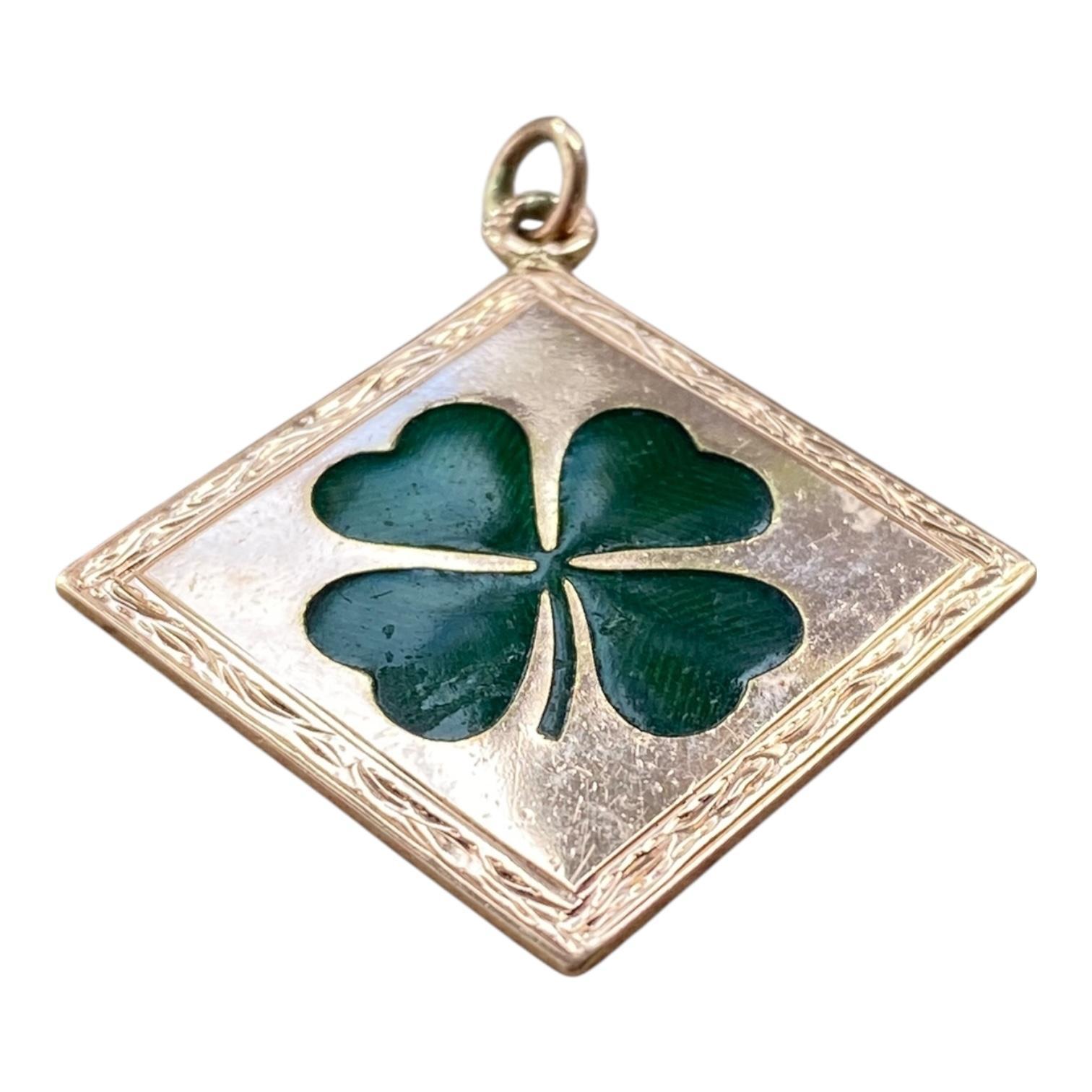 Antike 14K Rose Gold Emaille vierblättrige Kleeblatt Charm Anhänger im Zustand „Gut“ im Angebot in Henderson, NV