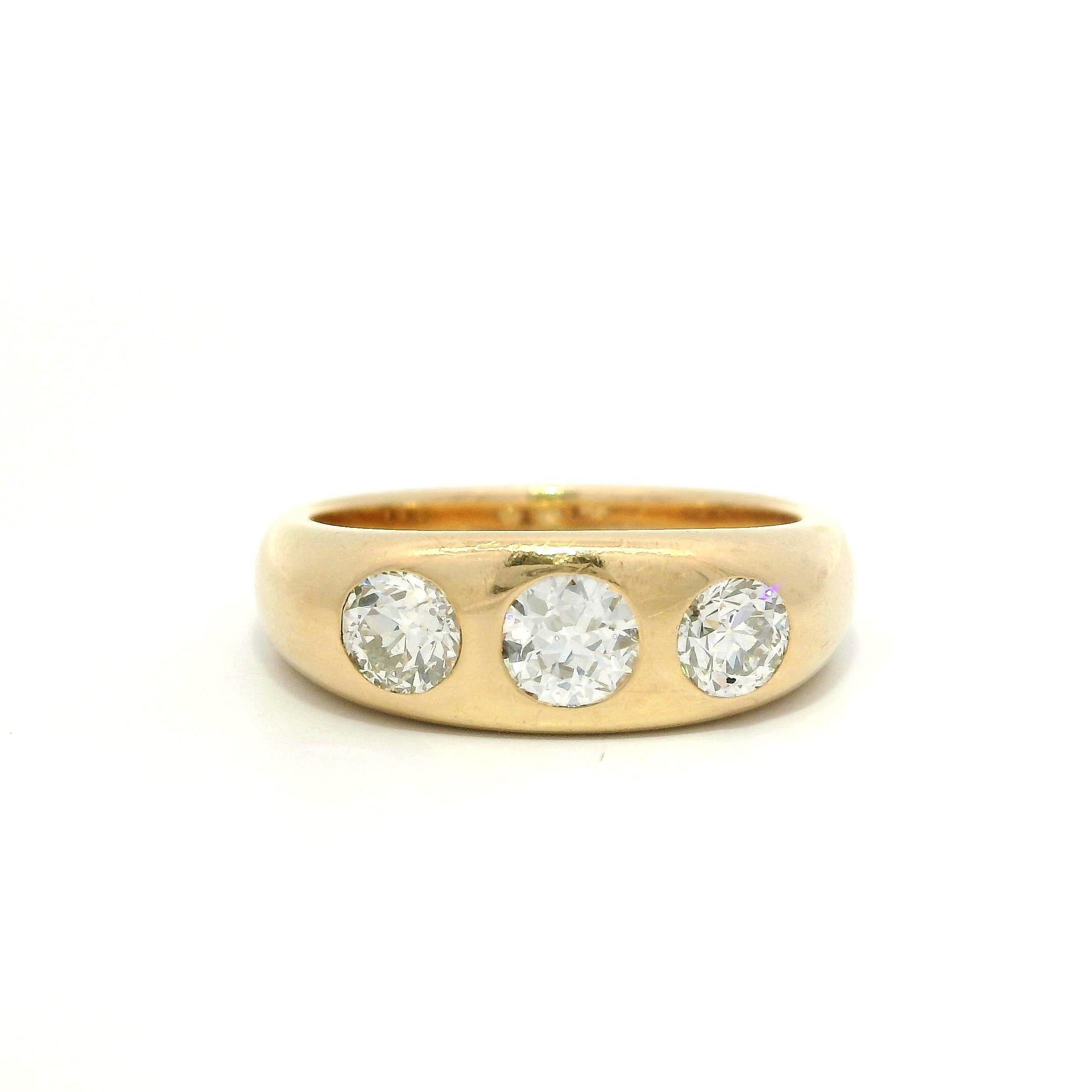 Antique 14k Rosy Yellow Gold 1.0ctw European Diamond 3 Stone Burnish Band Ring For Sale 1