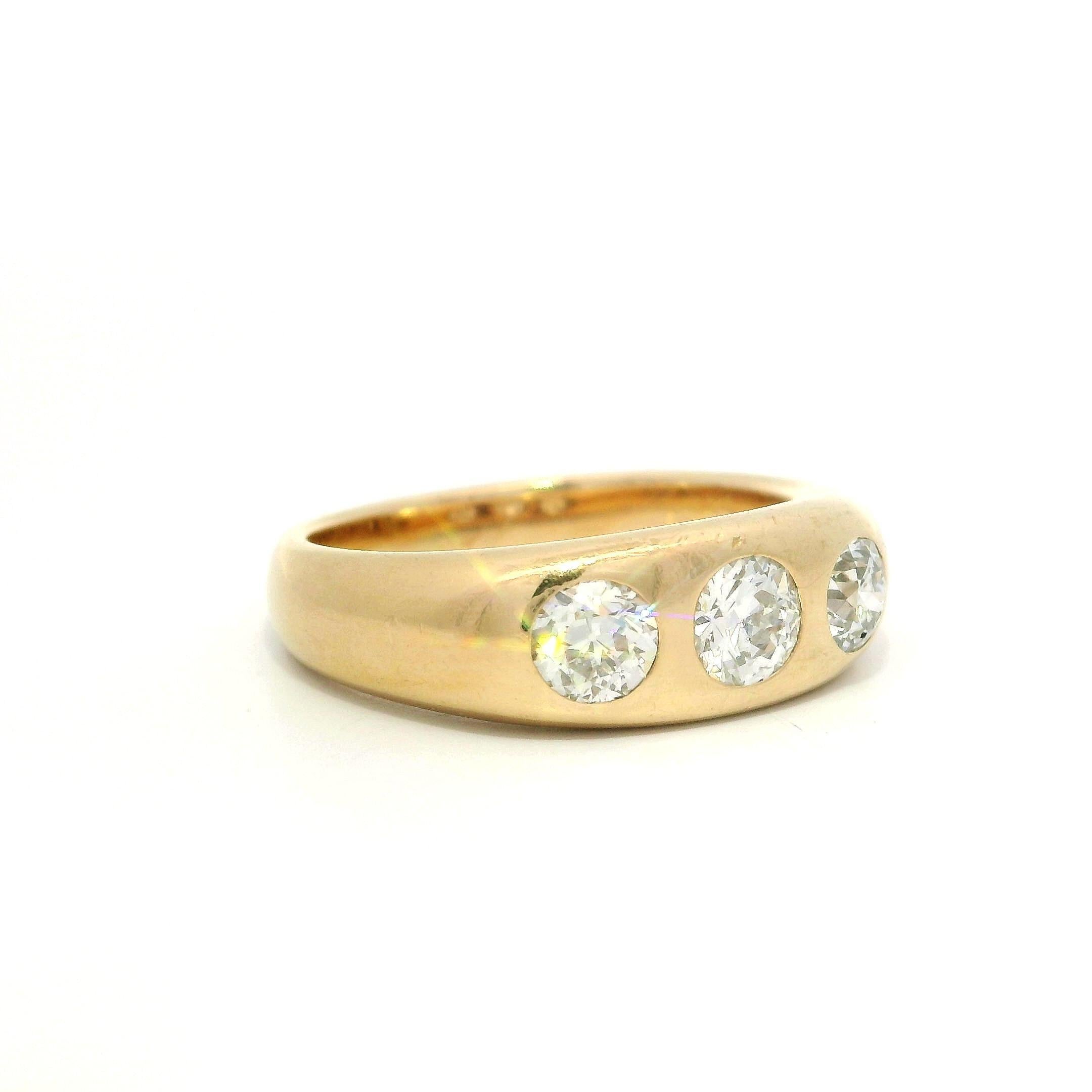 Antique 14k Rosy Yellow Gold 1.0ctw European Diamond 3 Stone Burnish Band Ring For Sale 2
