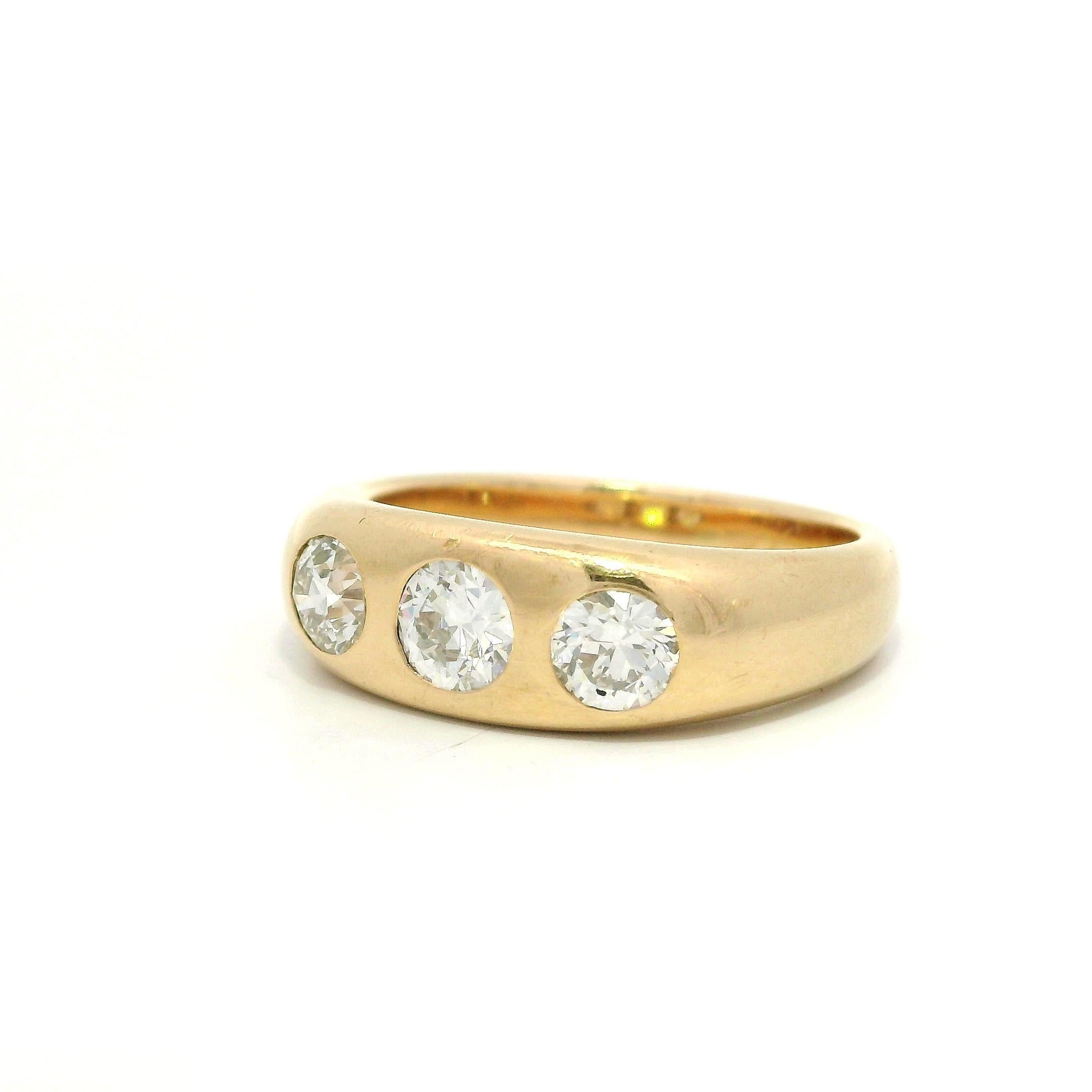 Antique 14k Rosy Yellow Gold 1.0ctw European Diamond 3 Stone Burnish Band Ring For Sale 3