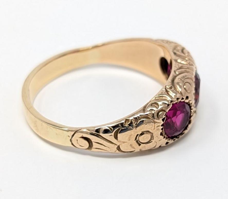 Bague gitane ancienne en or jaune 14 carats gravée pour hommes taille 11 État moyen - En vente à Greer, SC