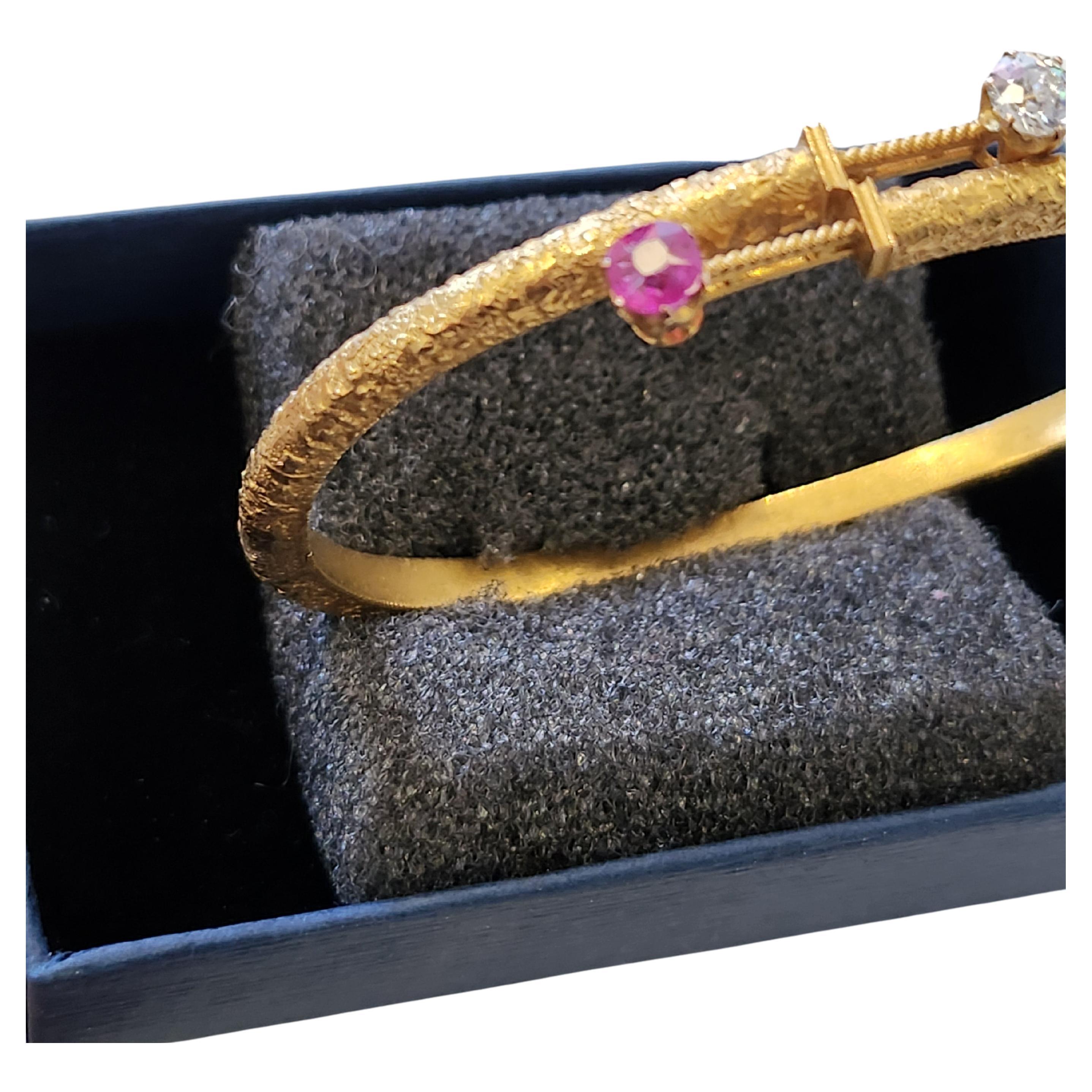 Antique 1880s Ruby And Diamond Gold Bangle Braclete In Good Condition For Sale In Cairo, EG
