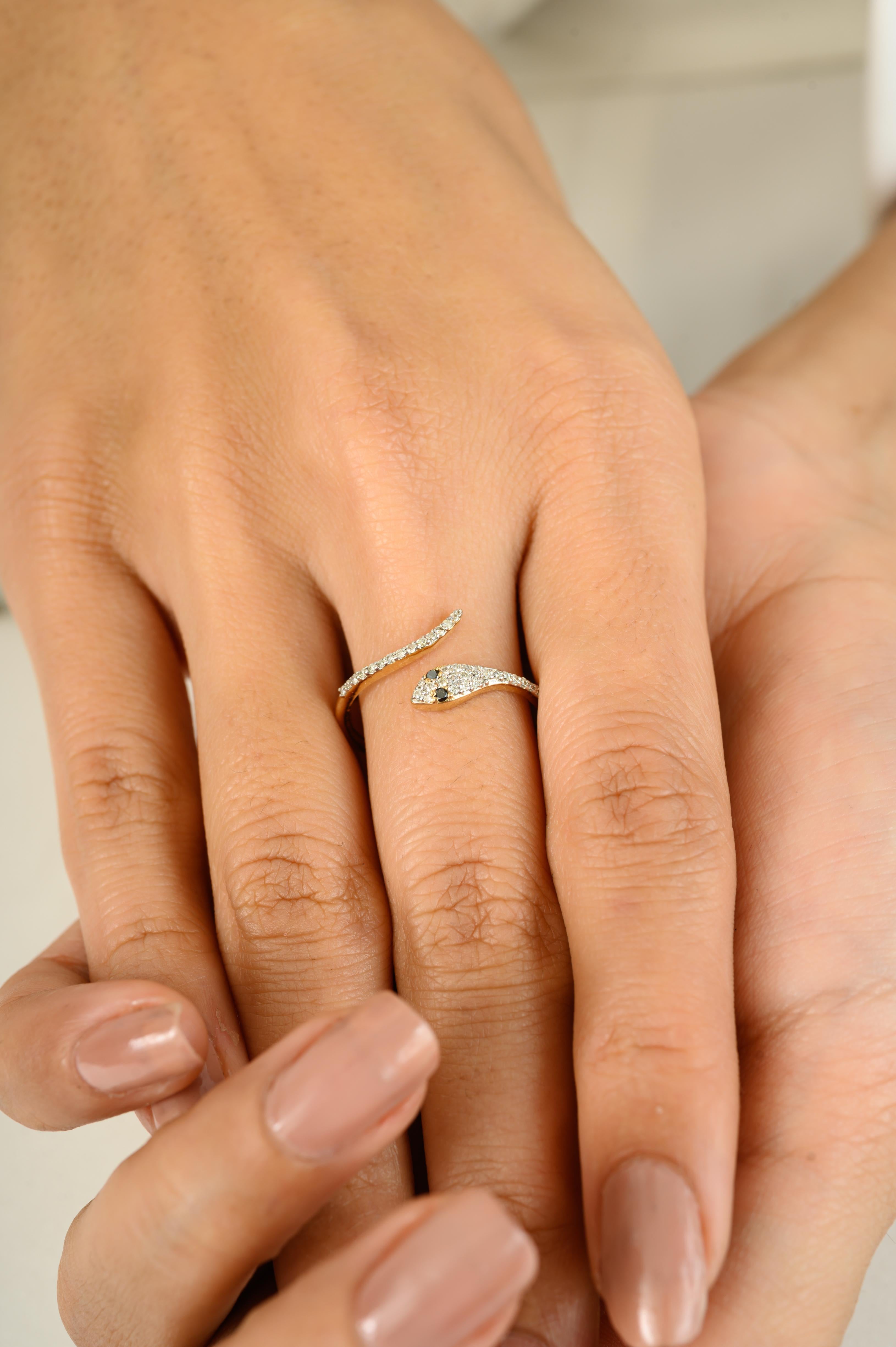 En vente :  Ancienne bague serpent fine en or jaune massif 14 carats avec diamants naturels 2