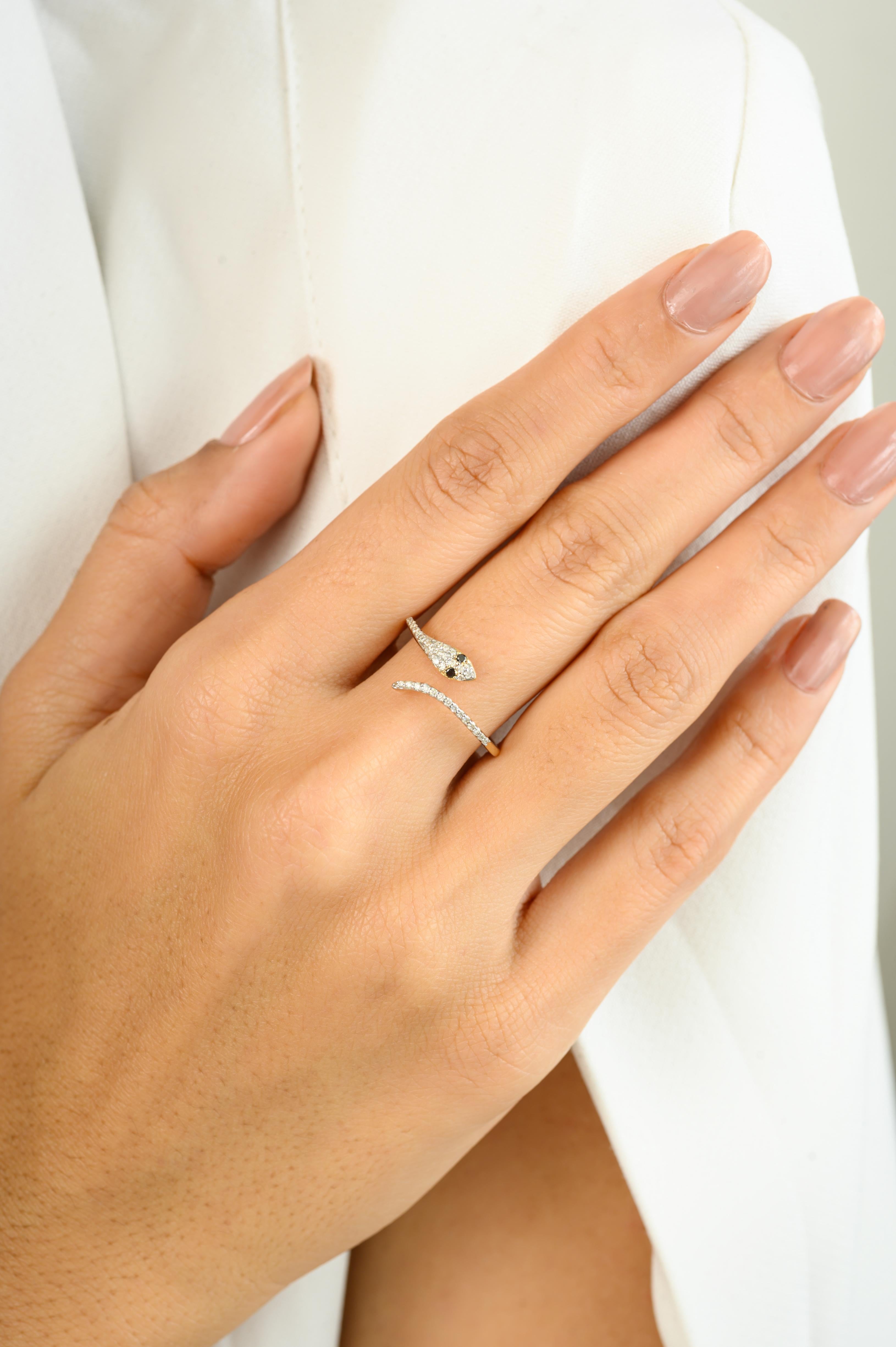 En vente :  Ancienne bague serpent fine en or jaune massif 14 carats avec diamants naturels 4